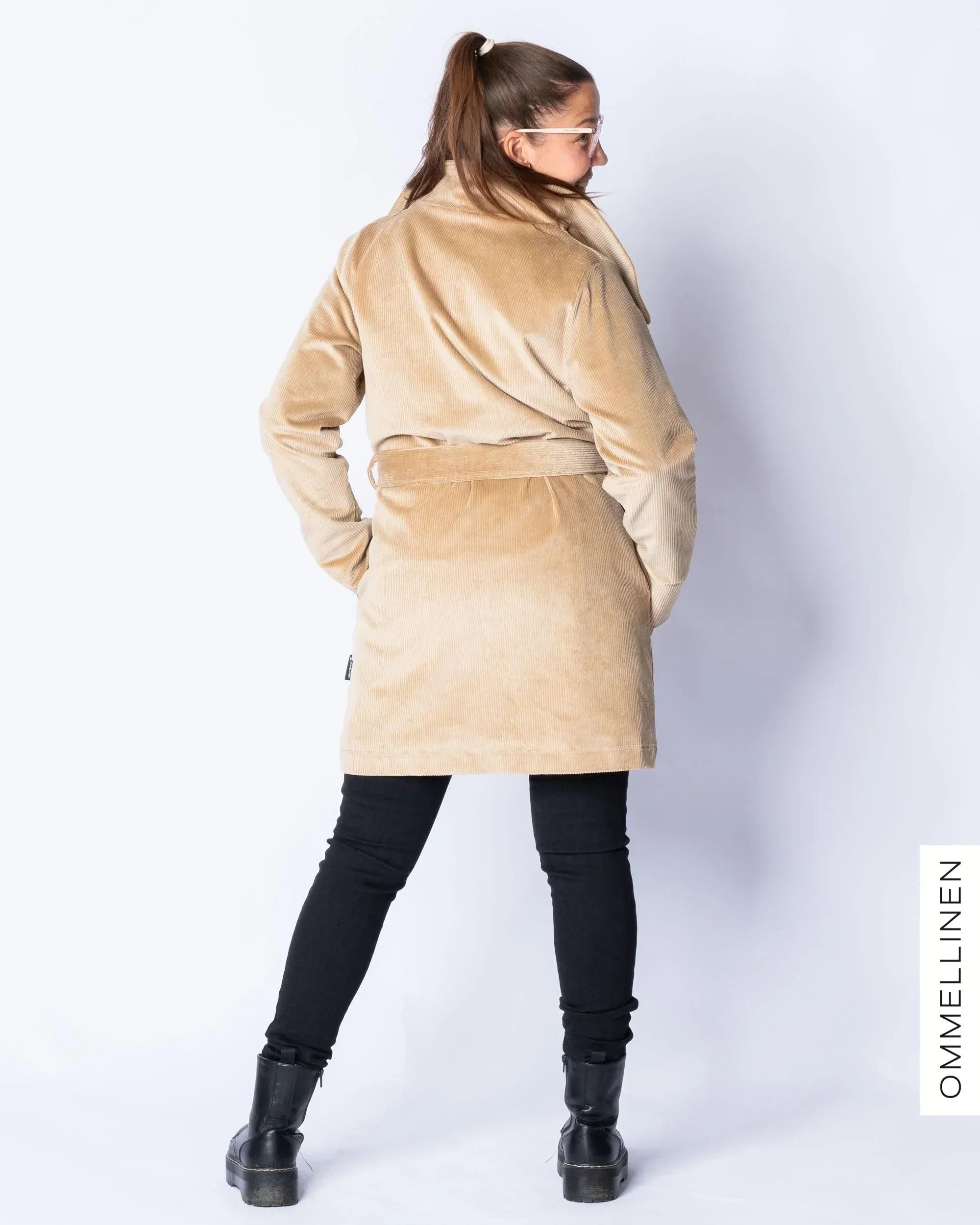 Vakosamettitakki, hiekka