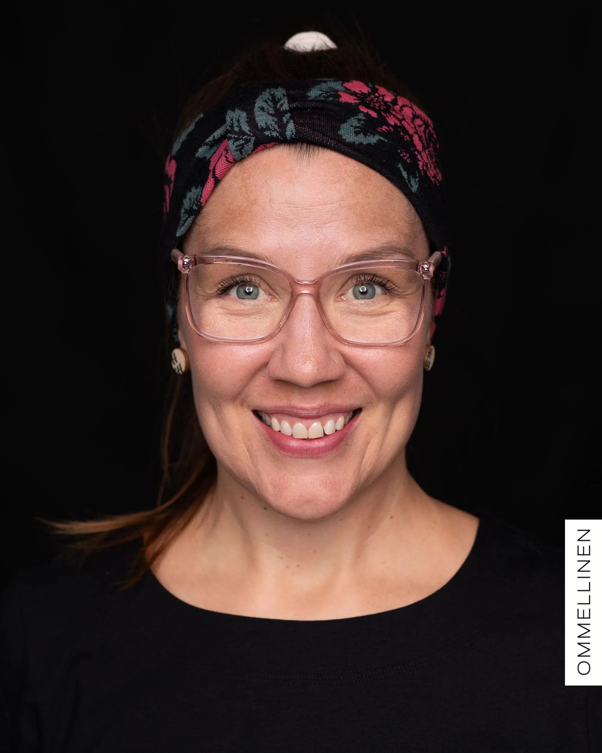 Rusettipanta, Babushka Roses - musta/vihreÀ/koralli