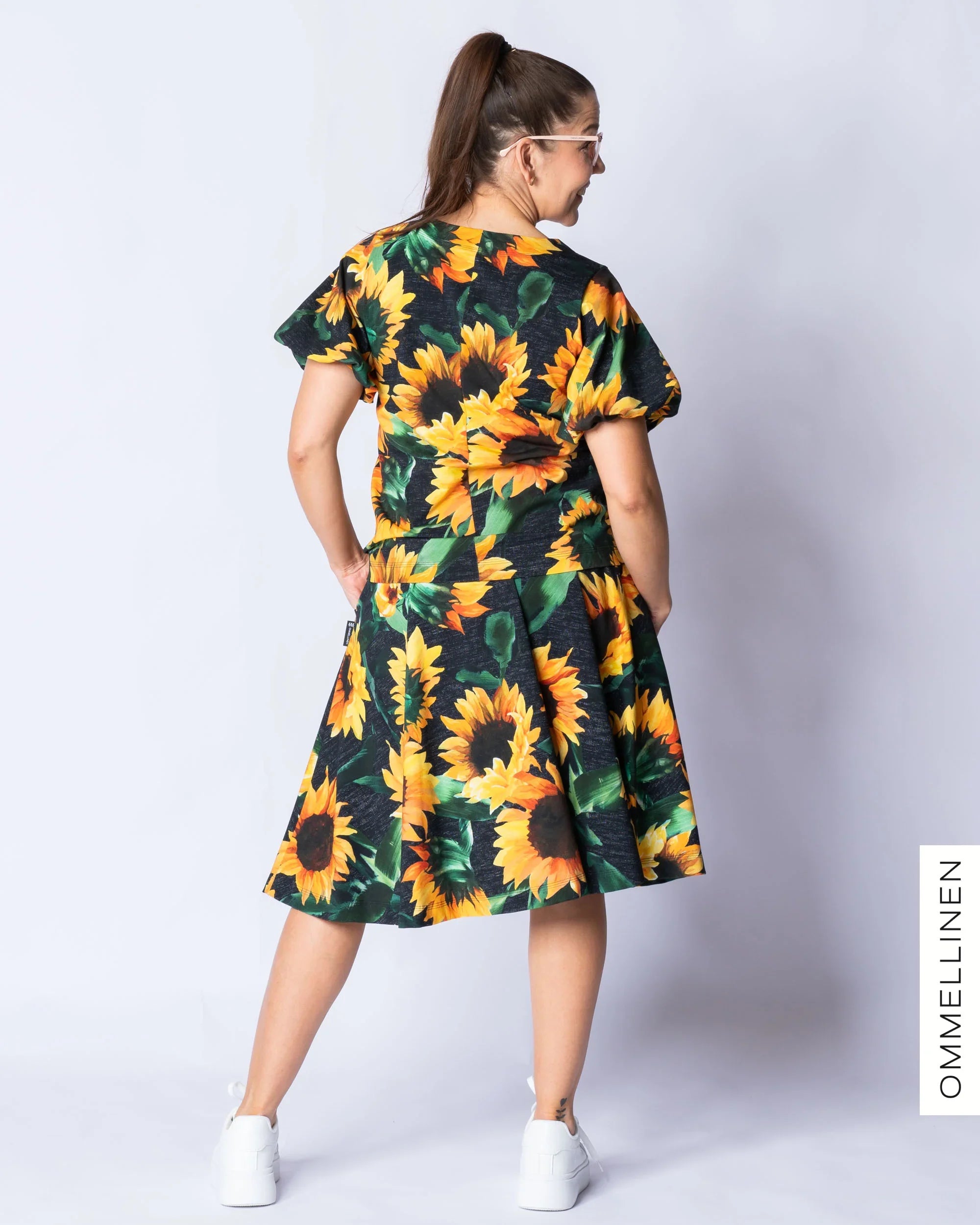 Lempihame, Auringonkukka - musta