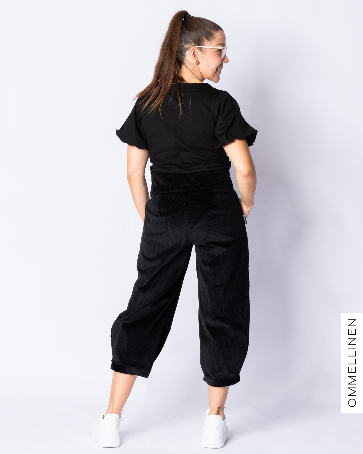 Vakosamettibyysat, musta