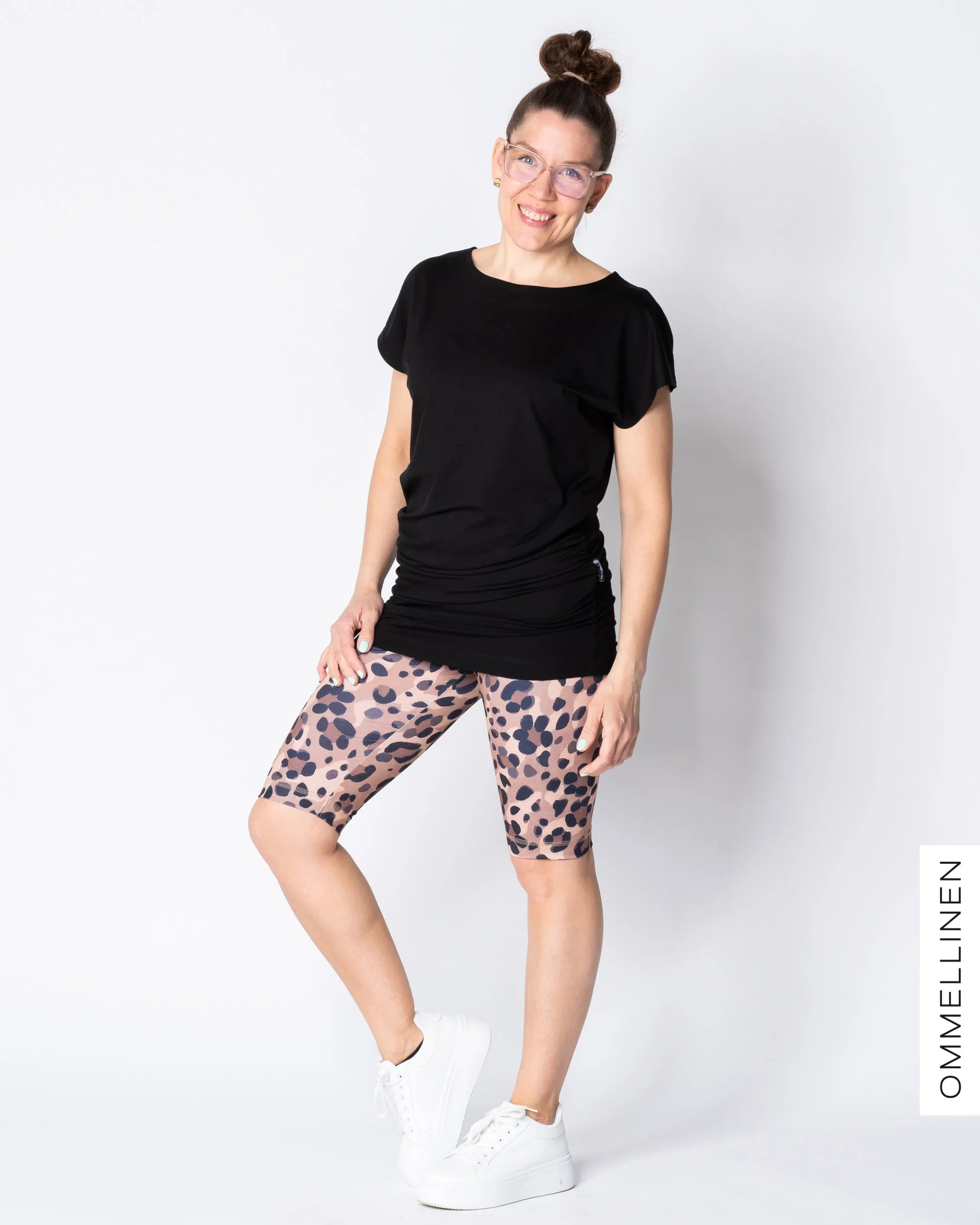 Sporttishortsit, Kukkaleopardi - ruskea