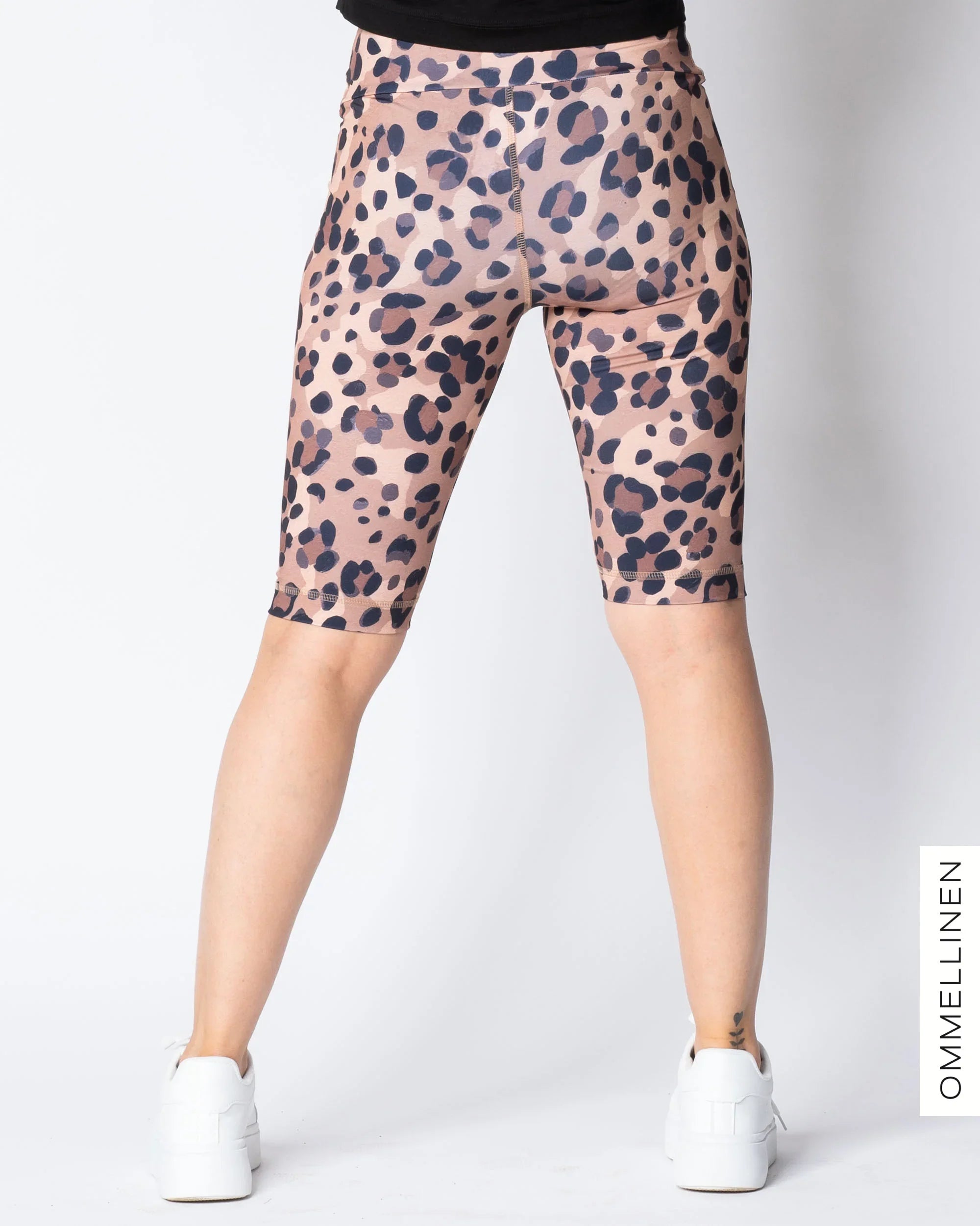 Sporttishortsit, Kukkaleopardi - ruskea