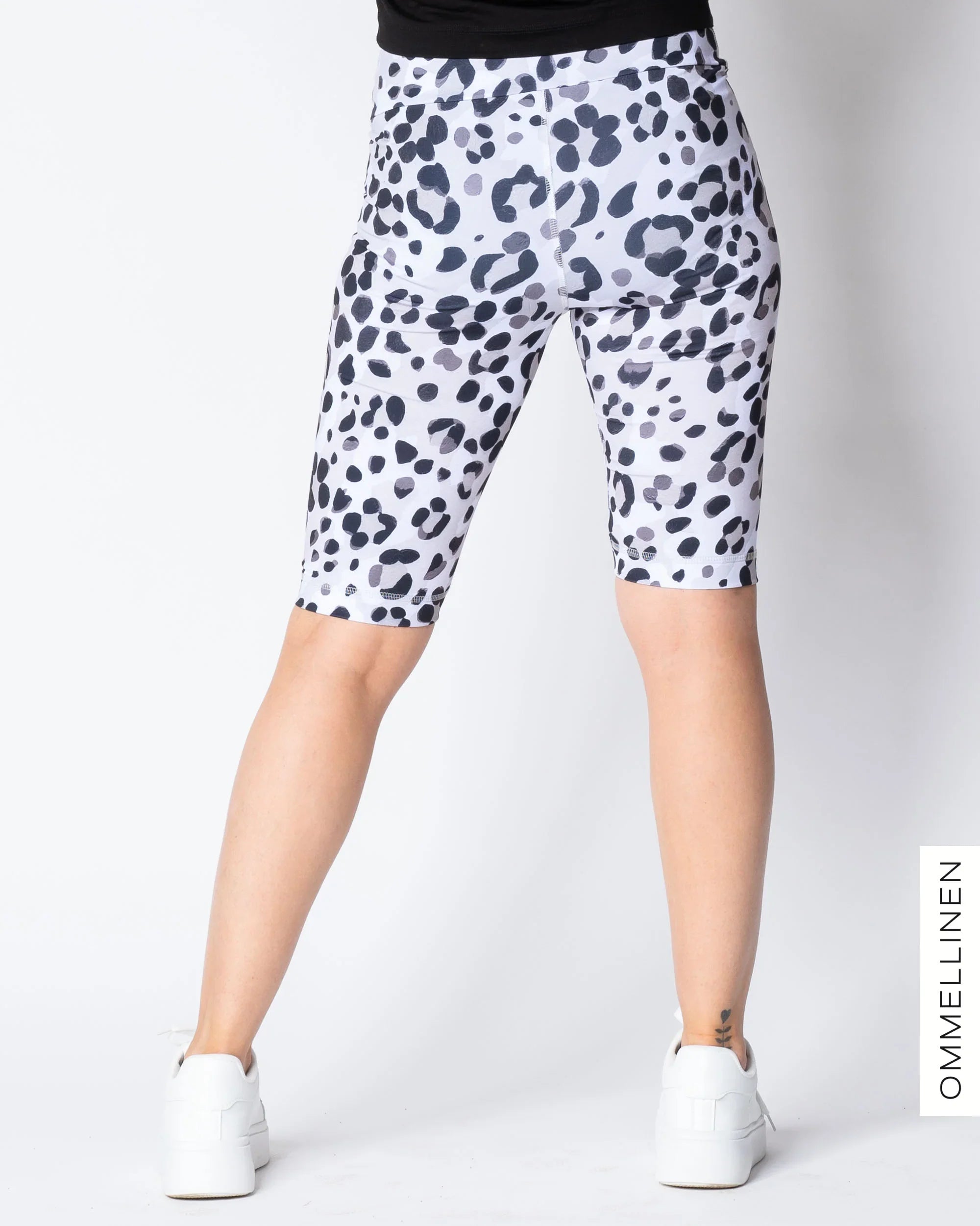 Sporttishortsit, Kukkaleopardi - harmaa