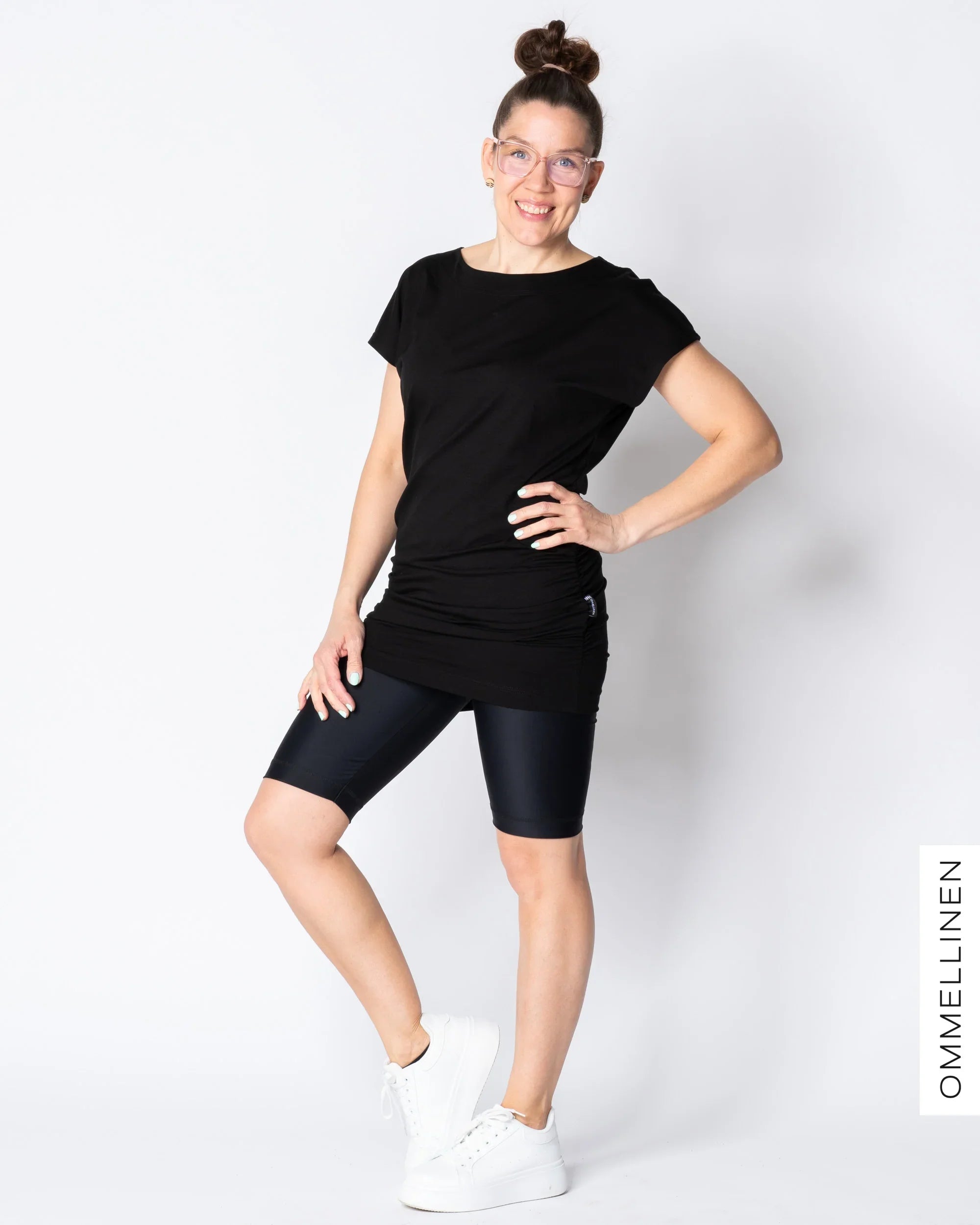 Sporttishortsit, musta