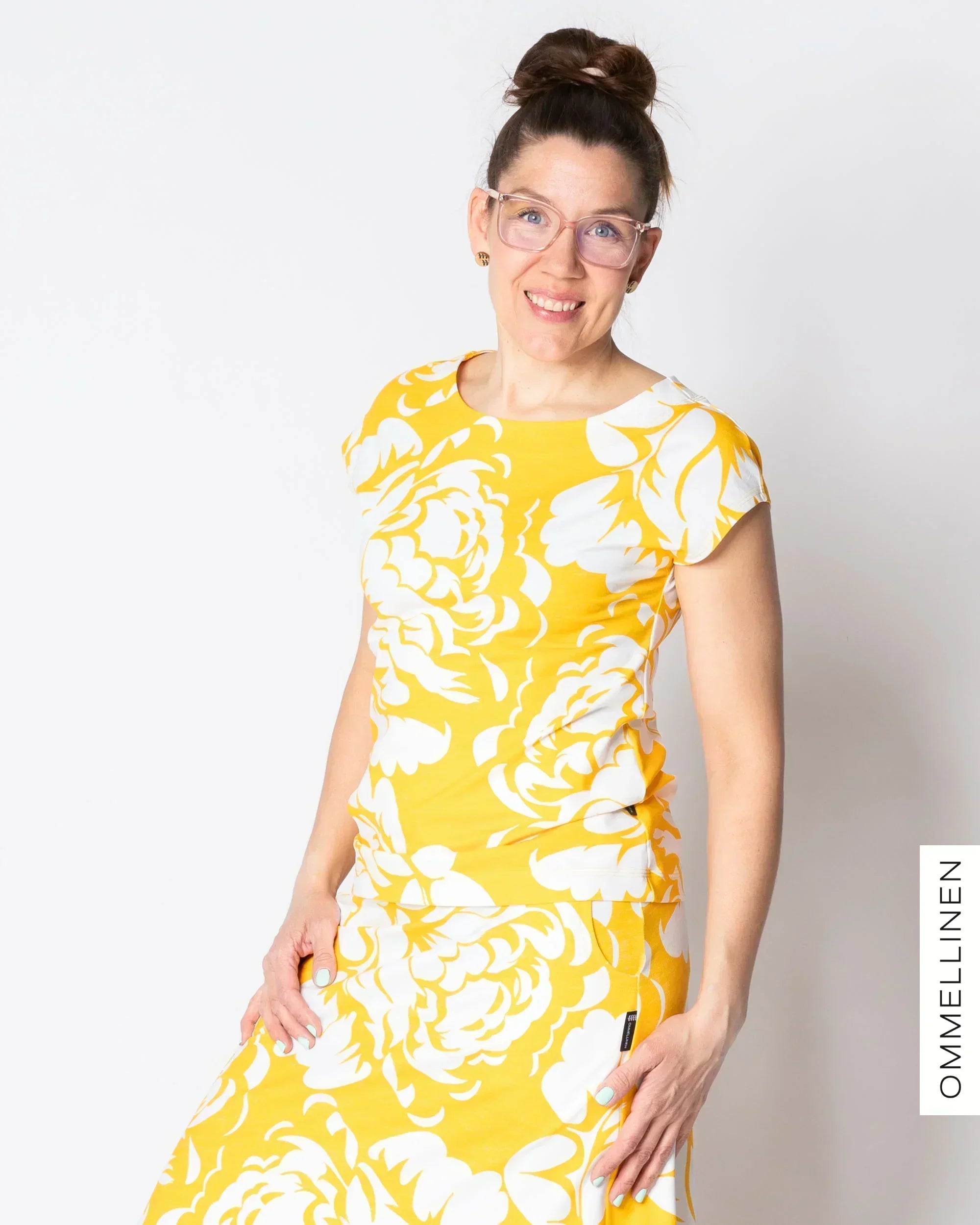 Lempipaita, Babushka Roses JĂ€tti - keltainen/valkoinen