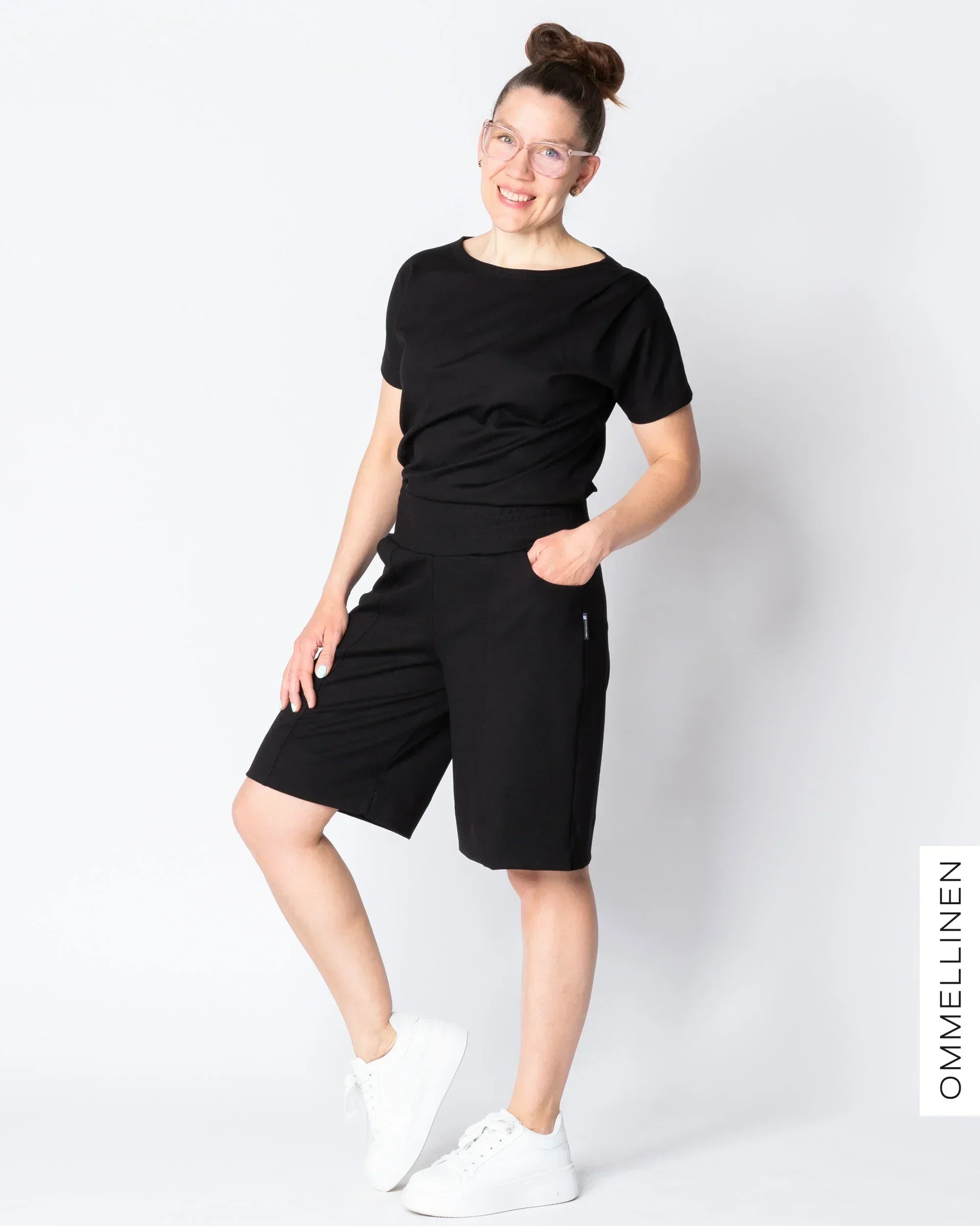 Lempishortsit, musta