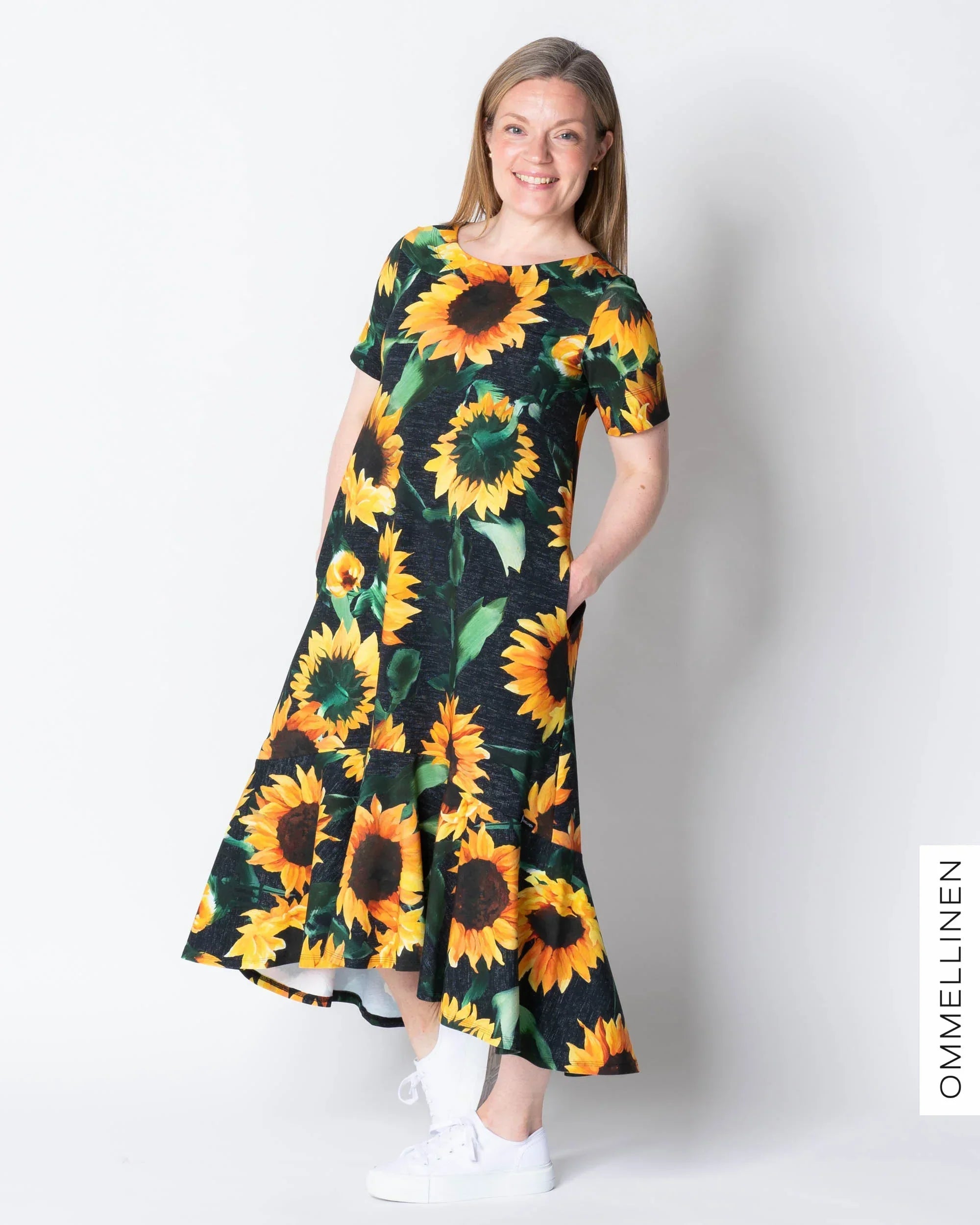 Hulmuhelmamekko, Auringonkukka - musta