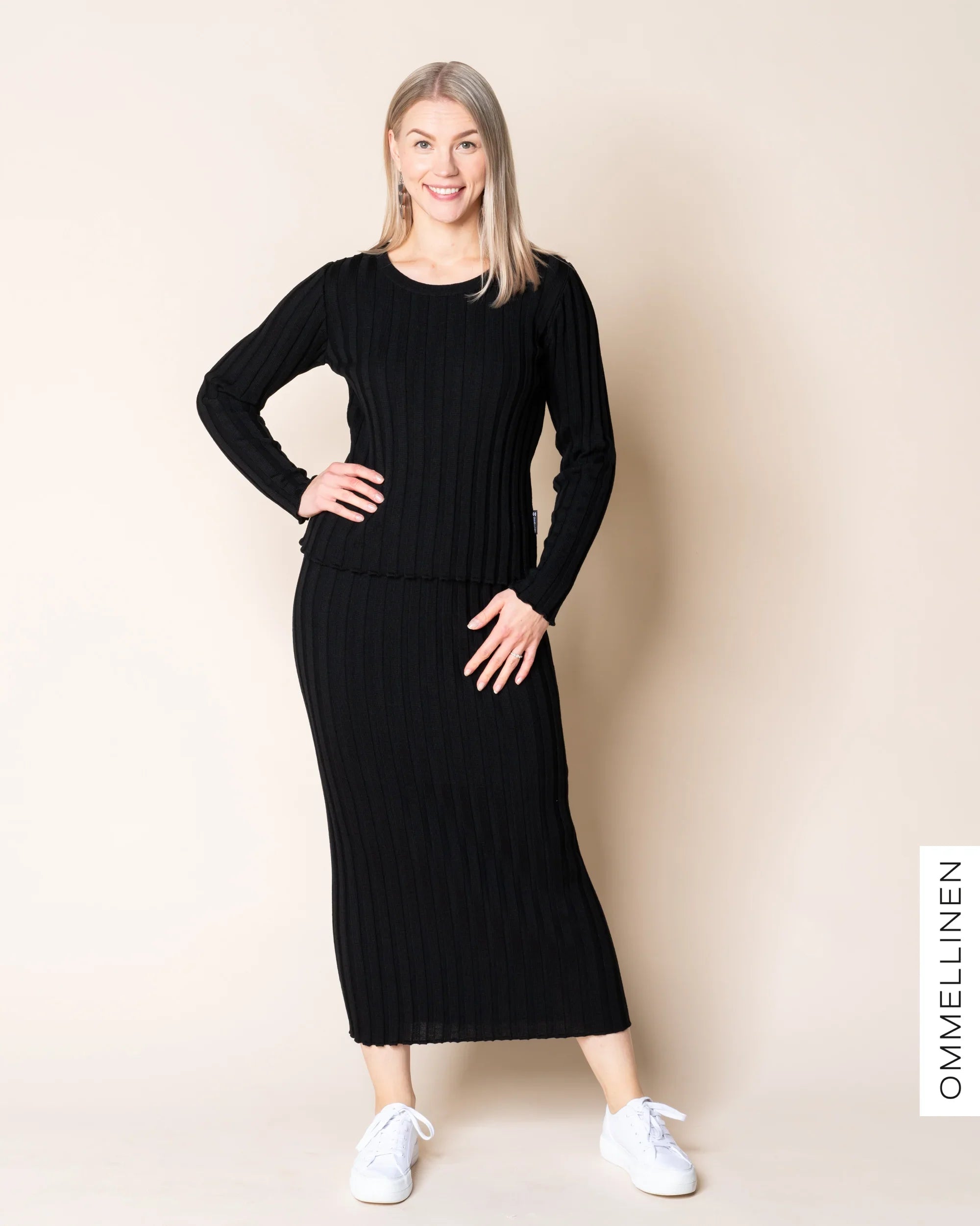 Ribbipaita - merinovilla, musta