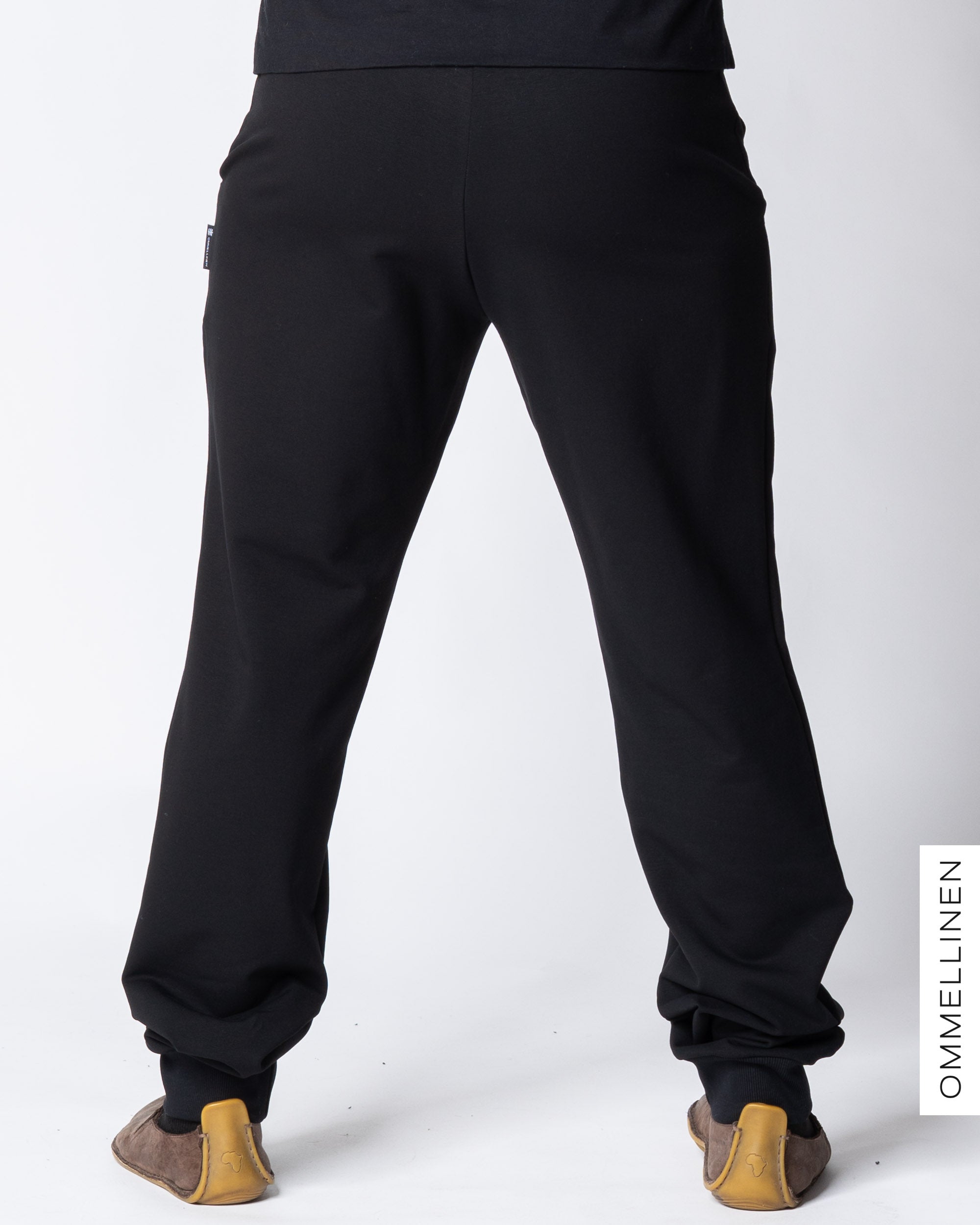 Miesten collarihousut, musta - harjattu