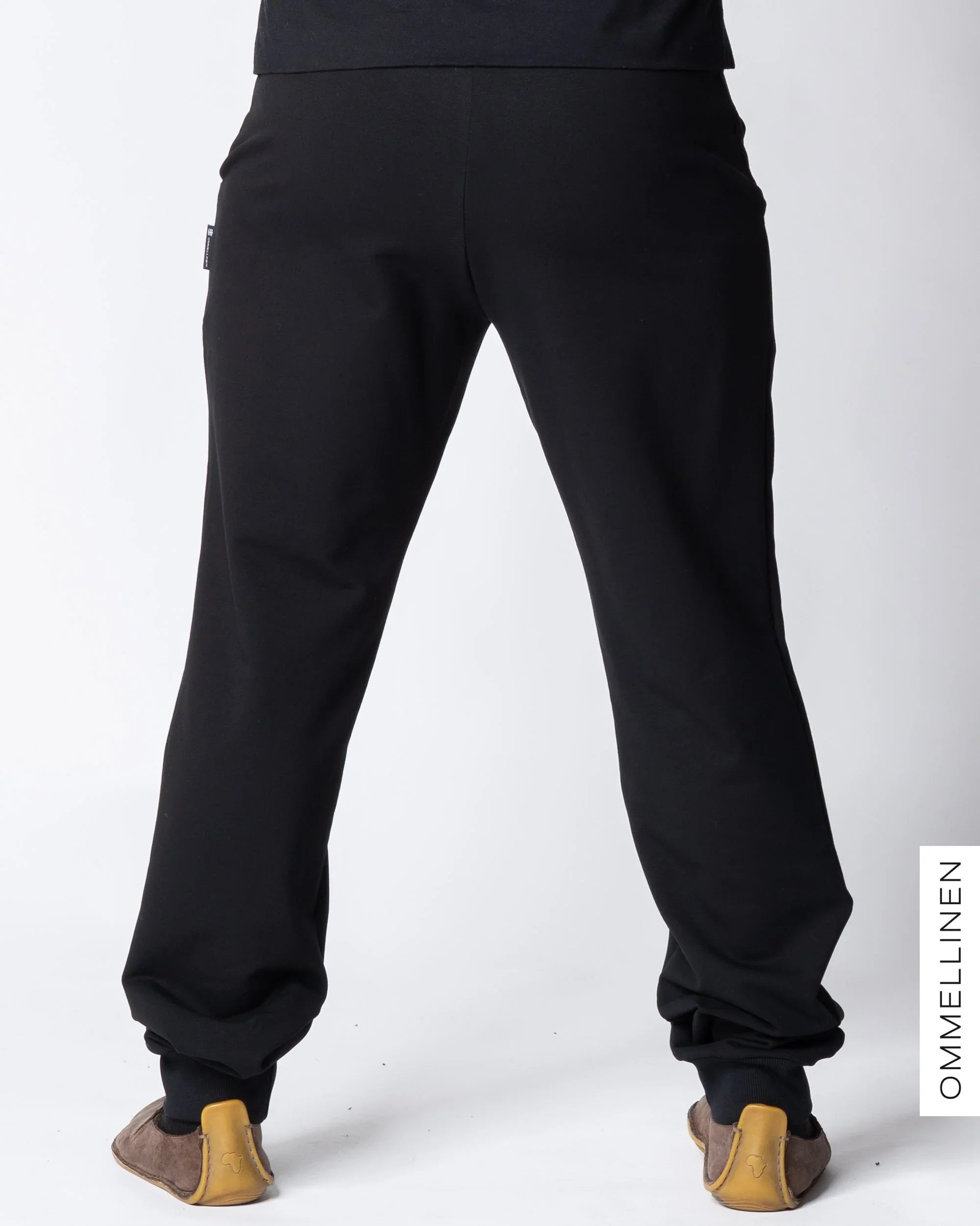 Miesten collarihousut, musta - harjattu