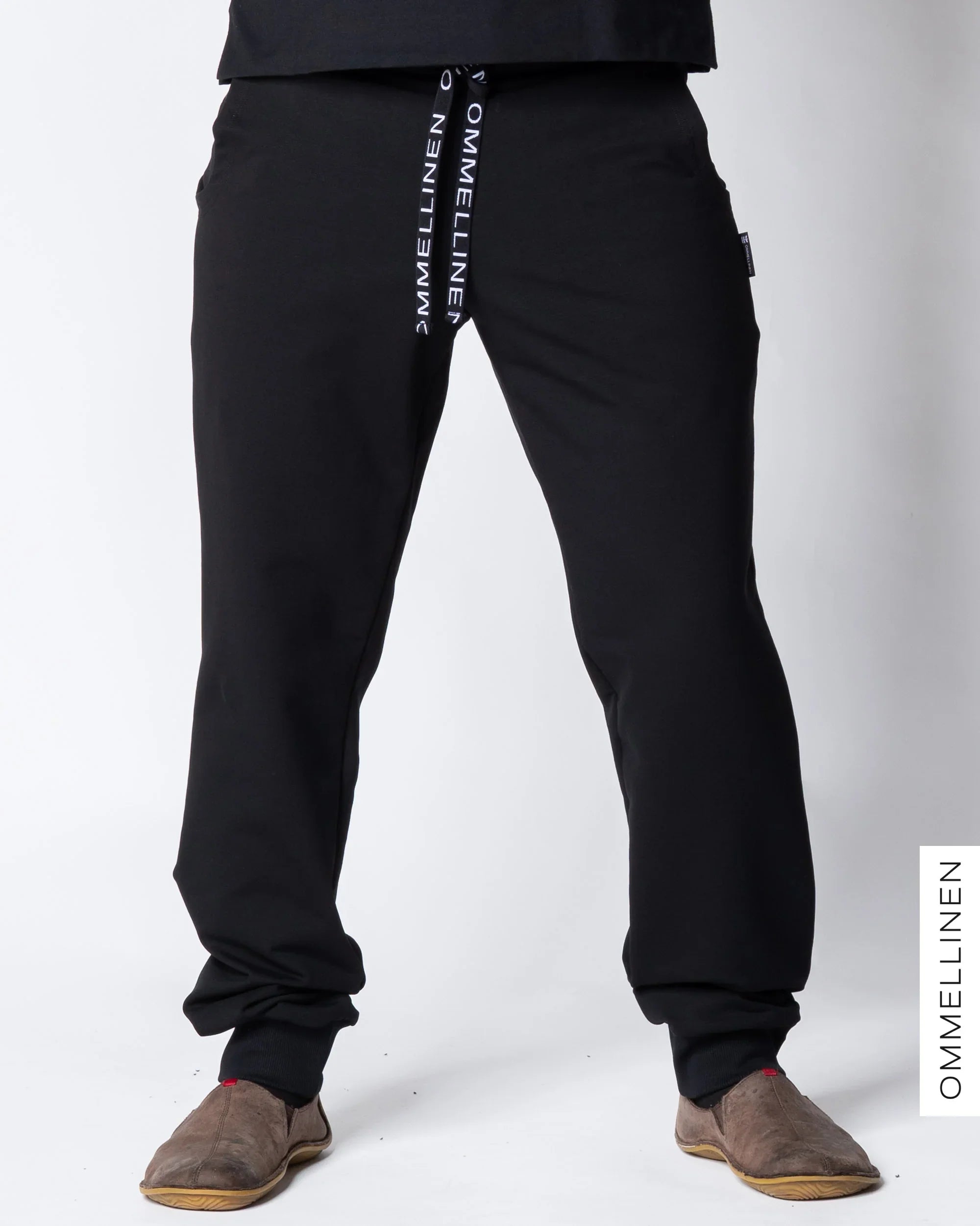 Miesten collarihousut, musta - harjattu