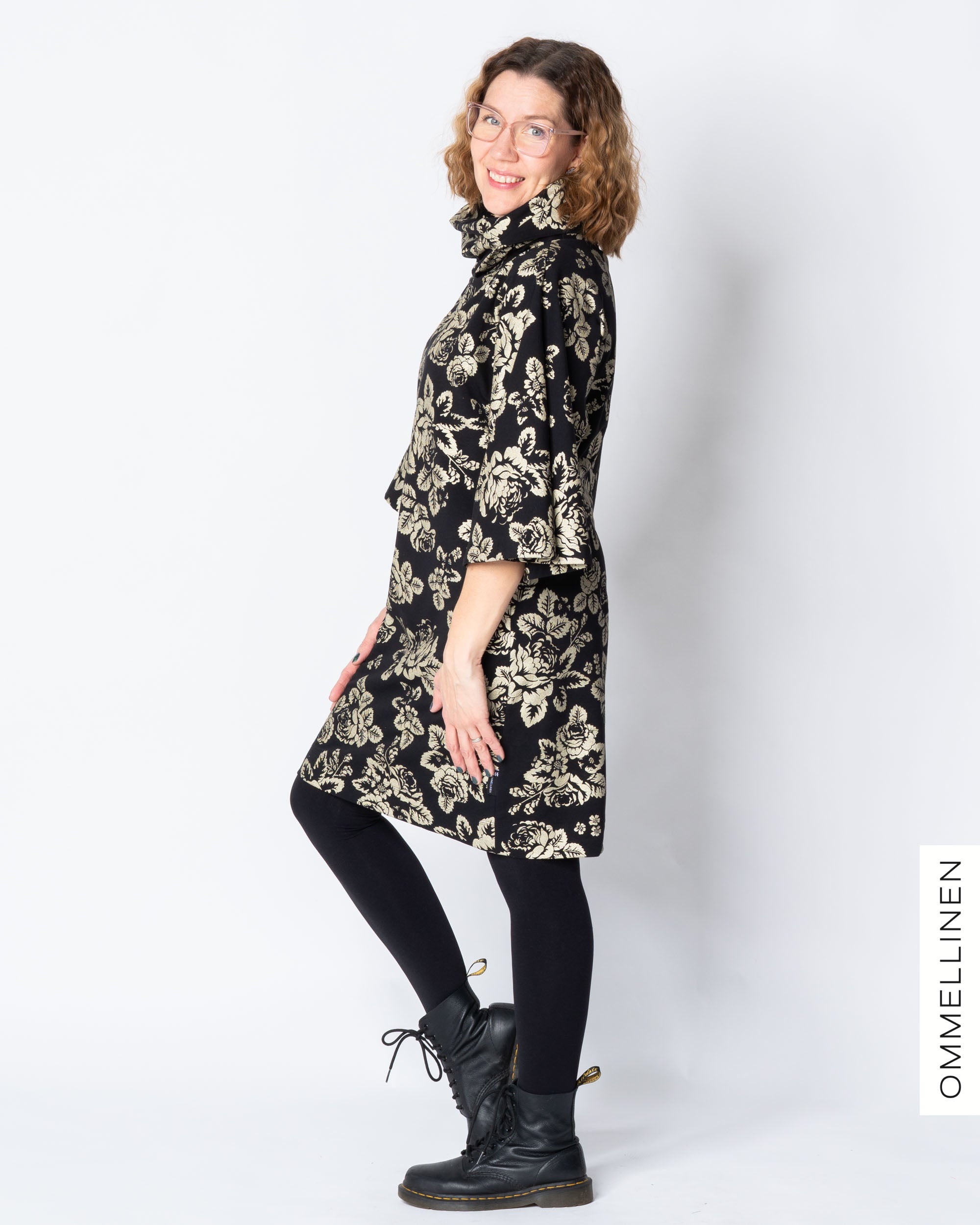 Hulmutunika, Babushka Roses - kultashampanja