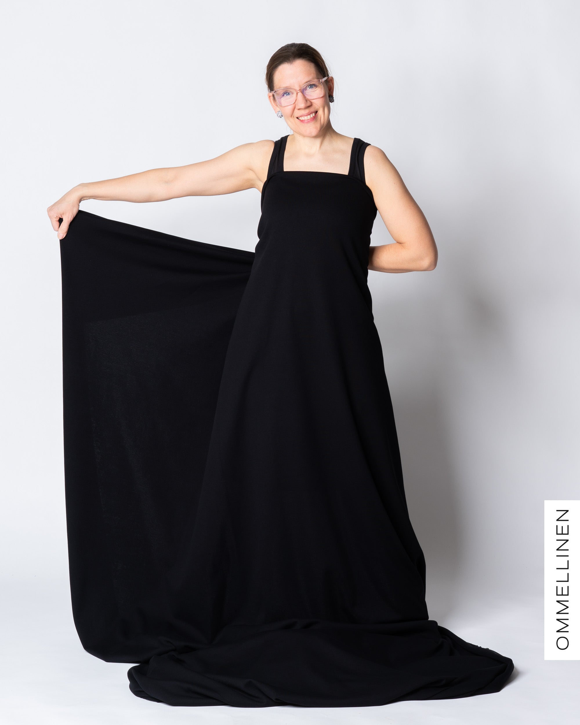 Luomupuuvillaneulos, musta