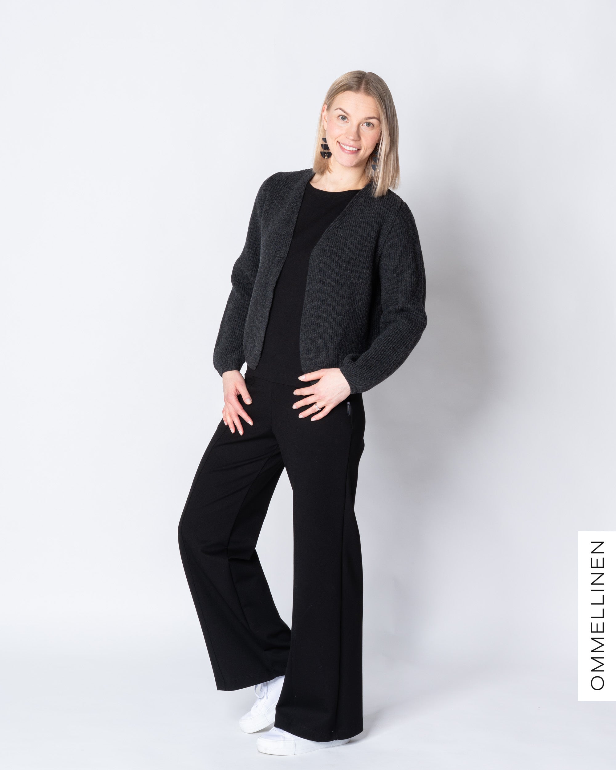 Neuletakki - merino, tummanharmaa