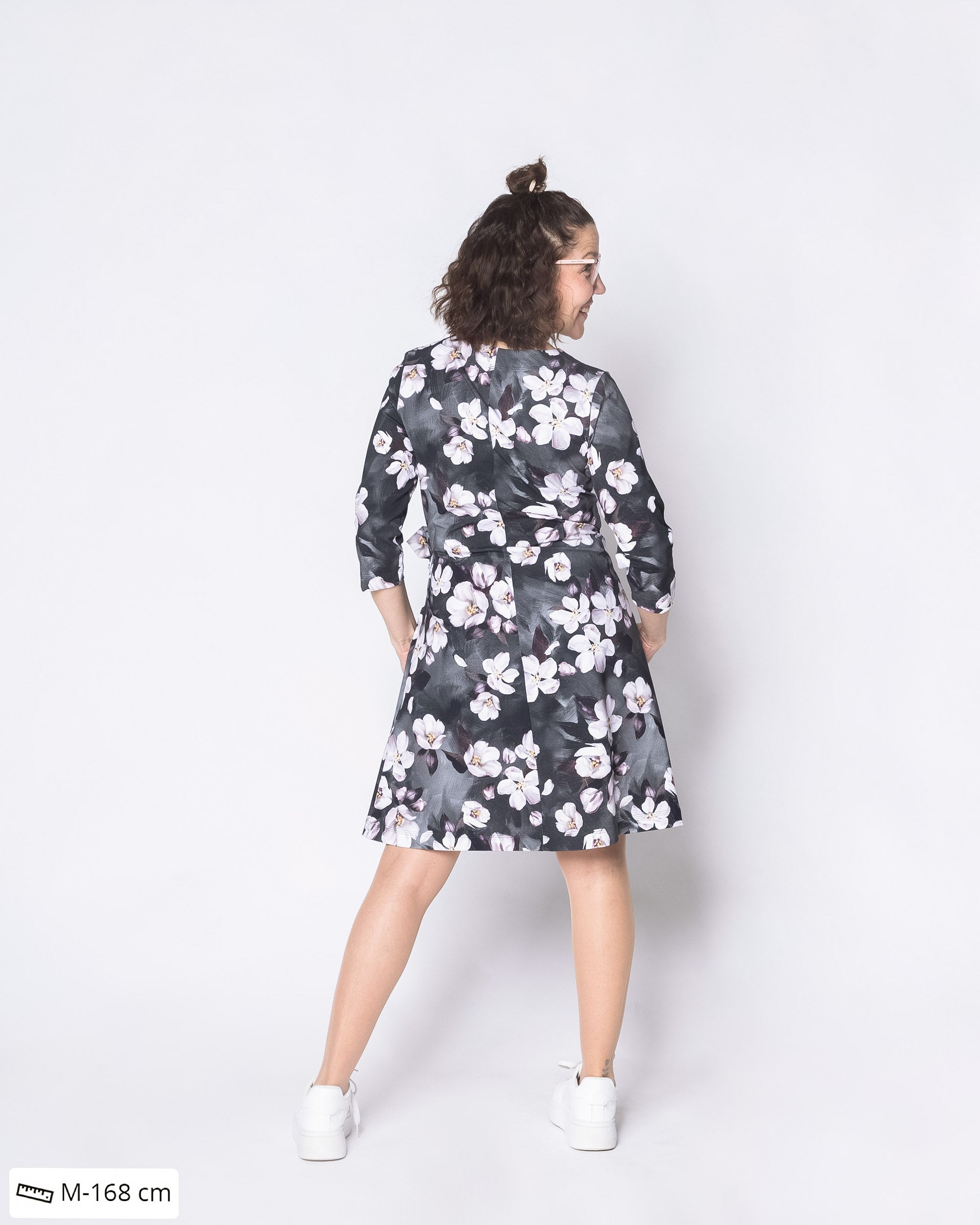 SOLMU dress, Omenankukkia - light