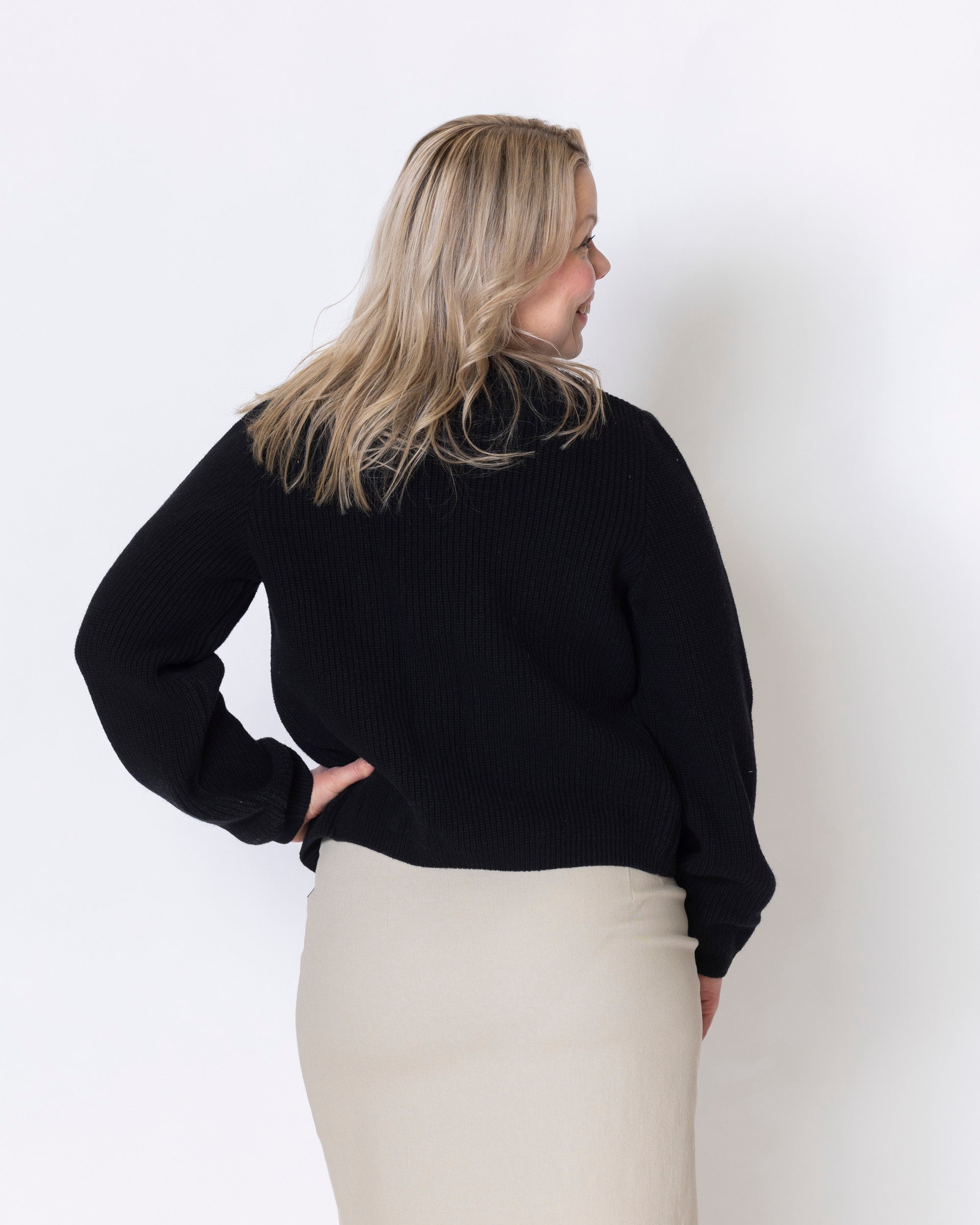 Neuletakki - merino, musta