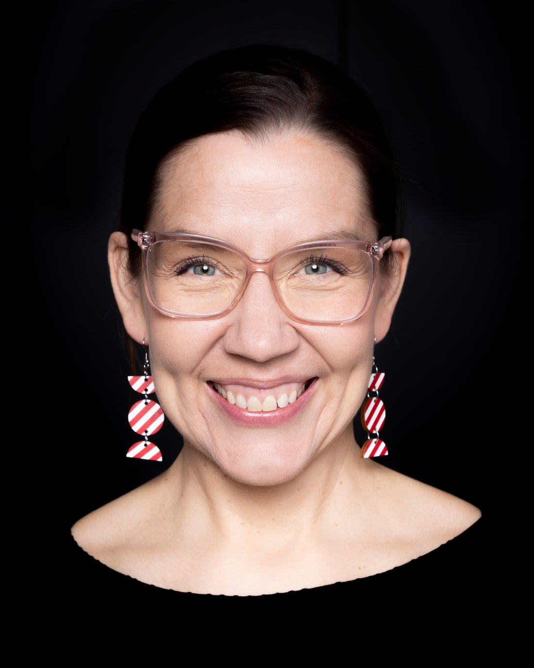 Korvakorut, Raita - punainen riippuva, koukku