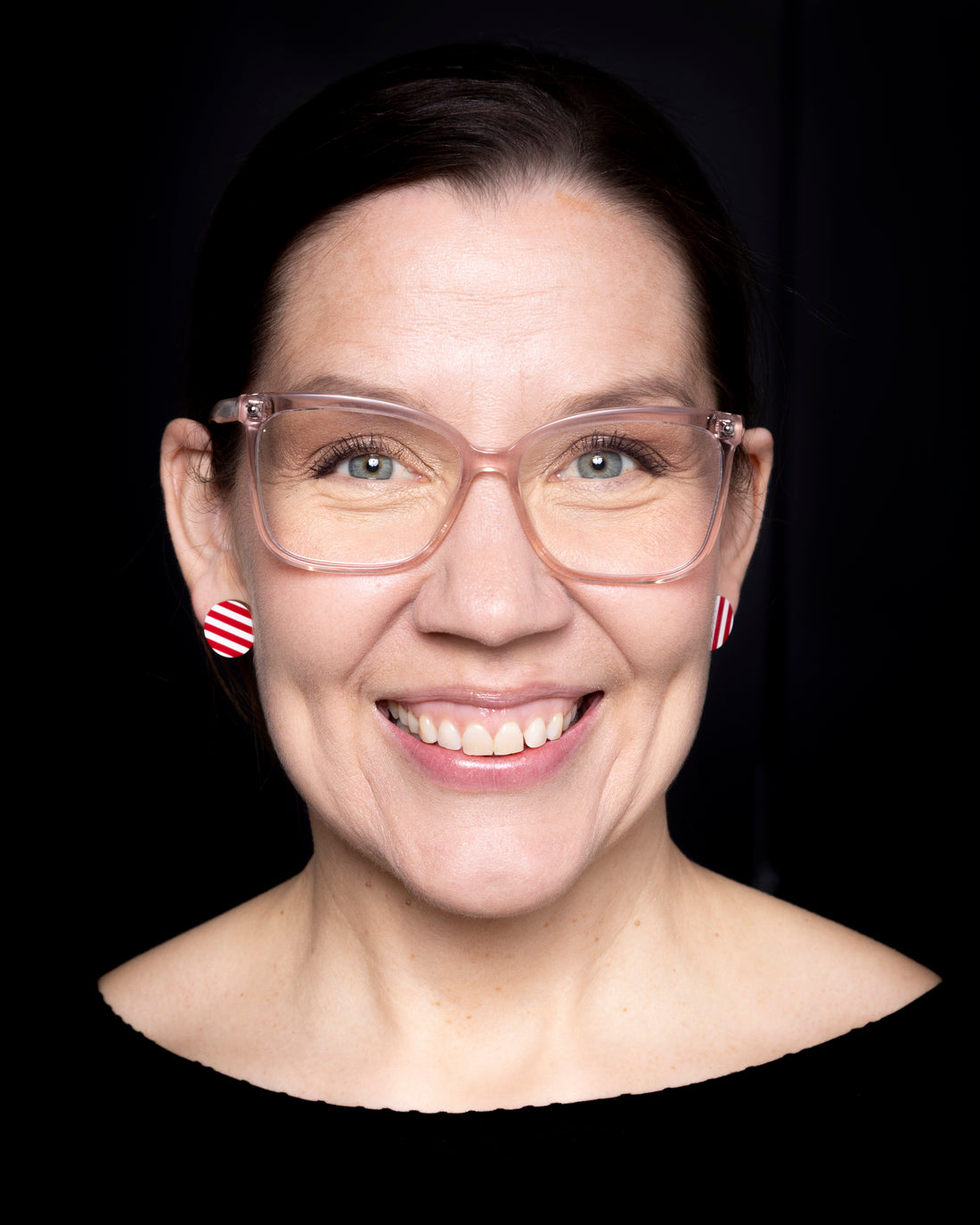 Korvakorut, Raita - punainen, nappi