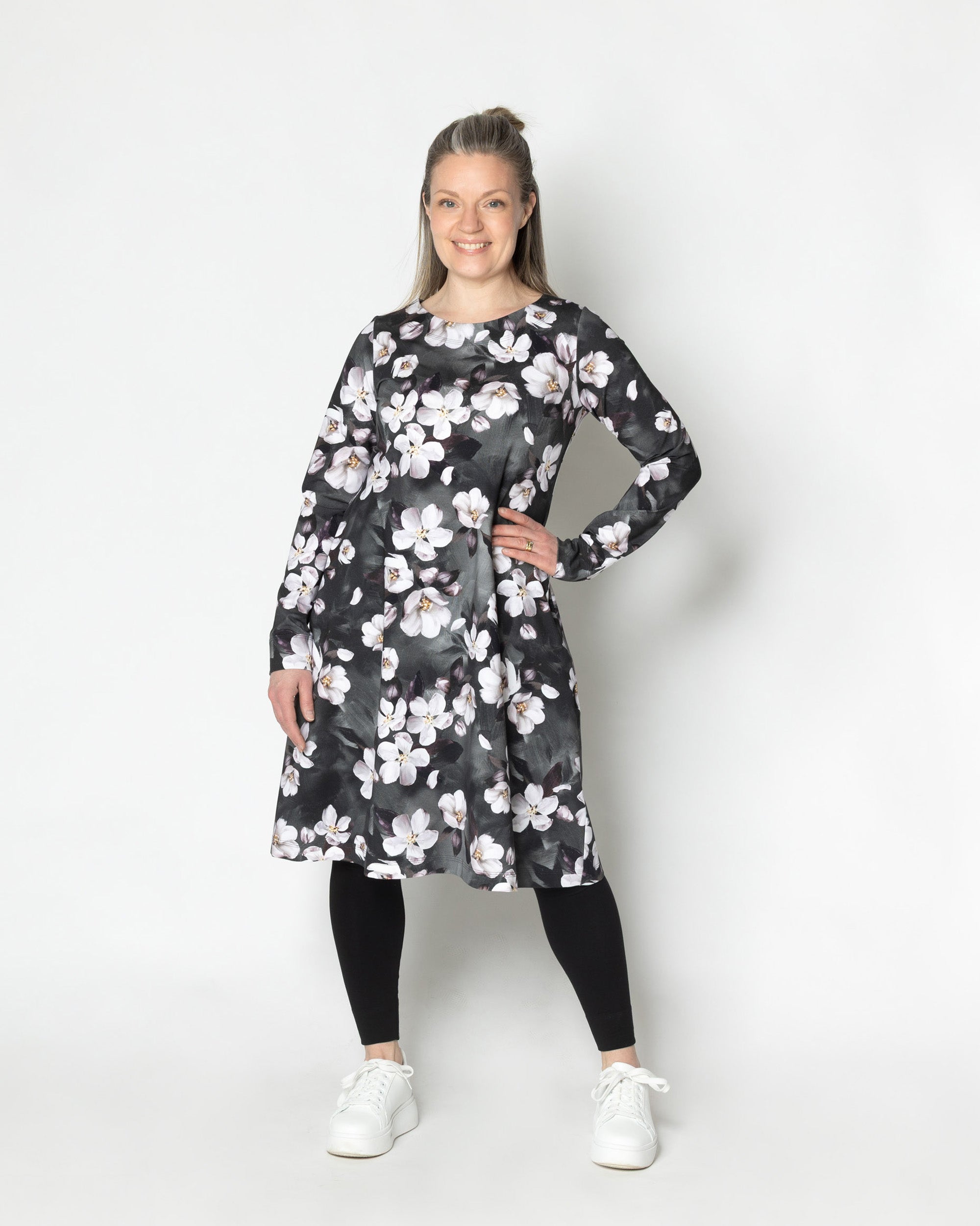 Mekkotunika, Omenankukkia - vaalea