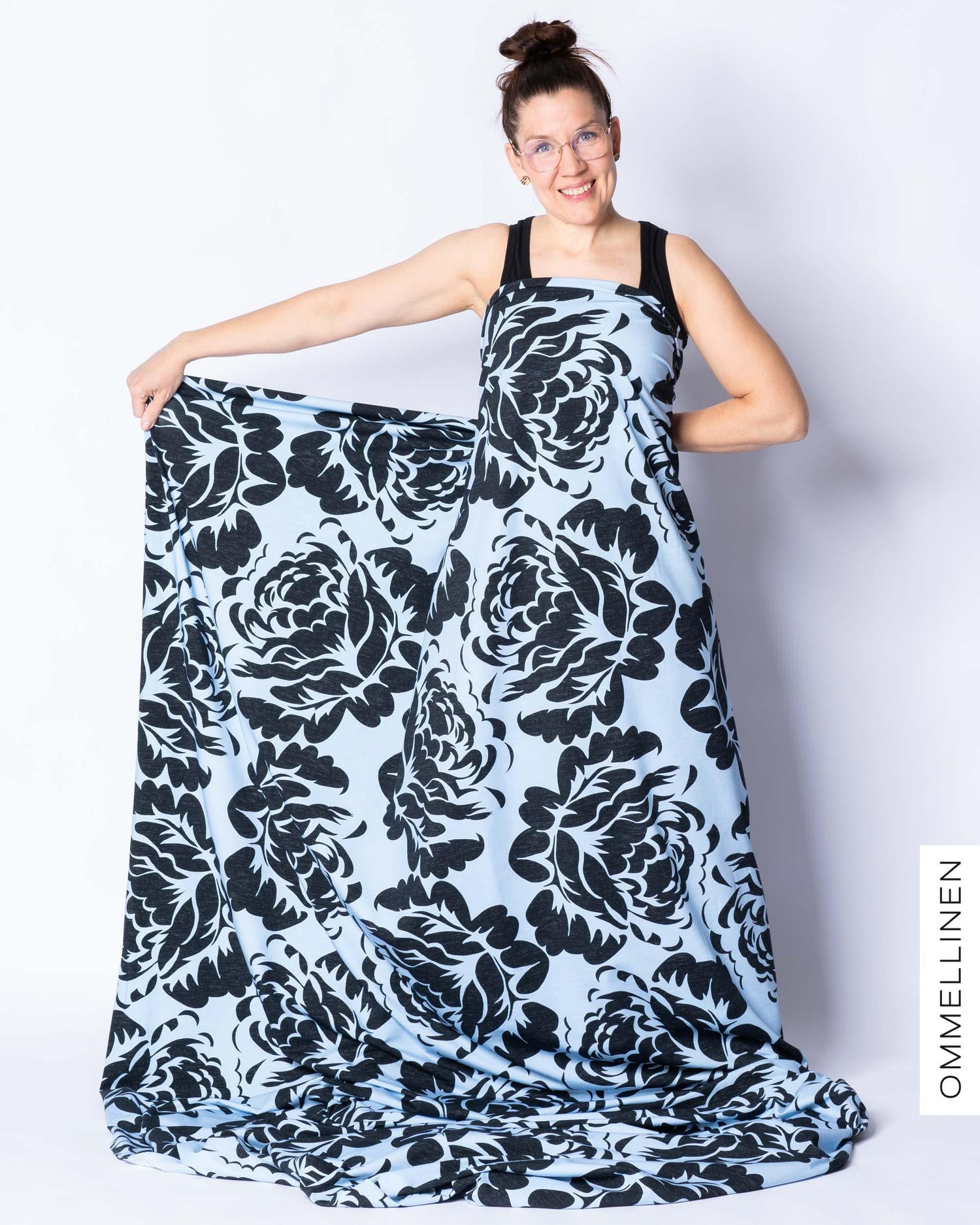 Digitrikoo, Babushka Roses JĂ€tti - vaaleansininen - Ommellinen