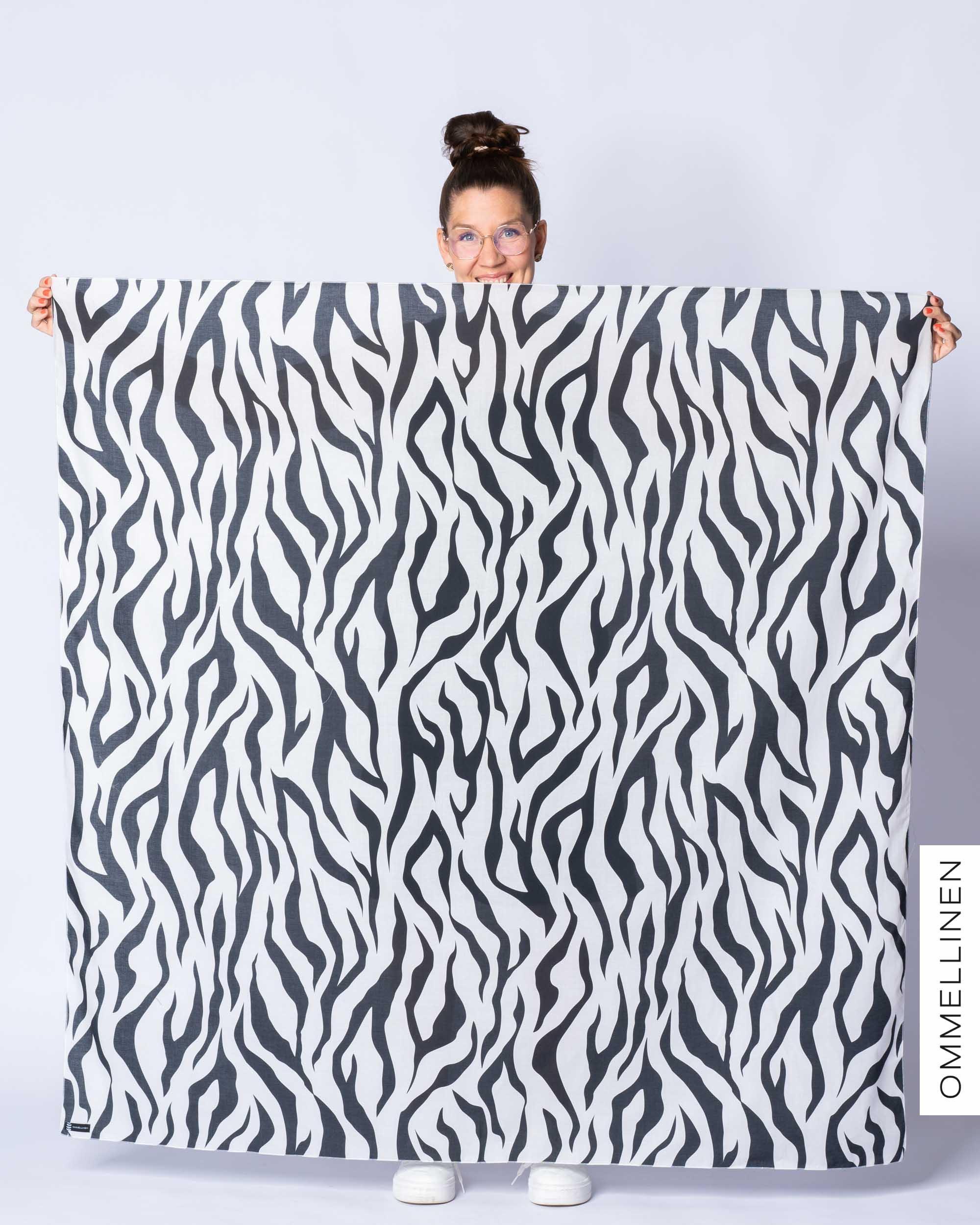 HUPS! Jättihuivi, Villi - mustavalkoinen