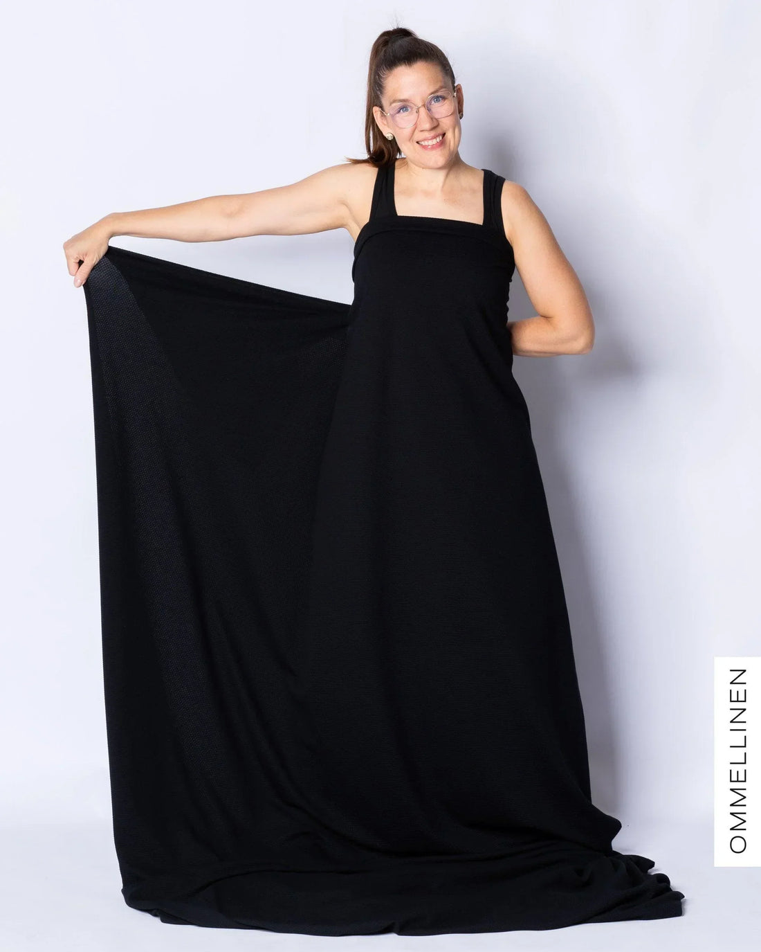 Luomupuuvillaneulos, Kohokuvio - musta - Ommellinen