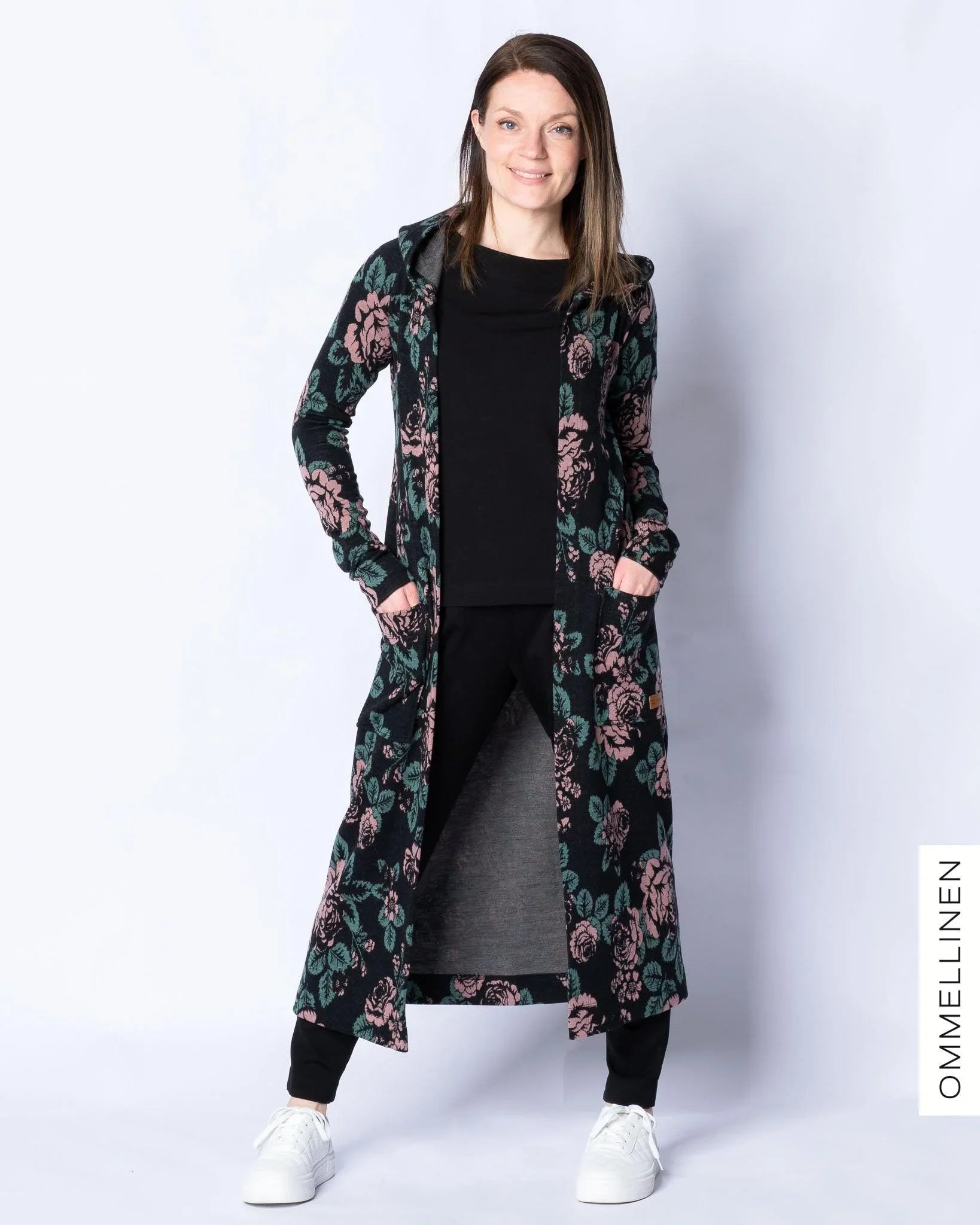 Merinovillainen Rentoilutakki, Babushka Roses - musta/roosa/vihreÀ - Ommellinen