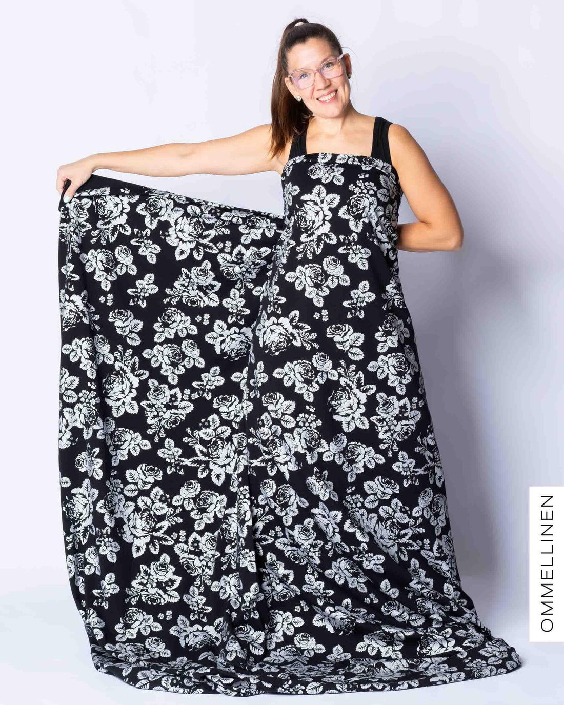 Glitteripainettu joustocollege - PALA, Babushka Roses - hopea