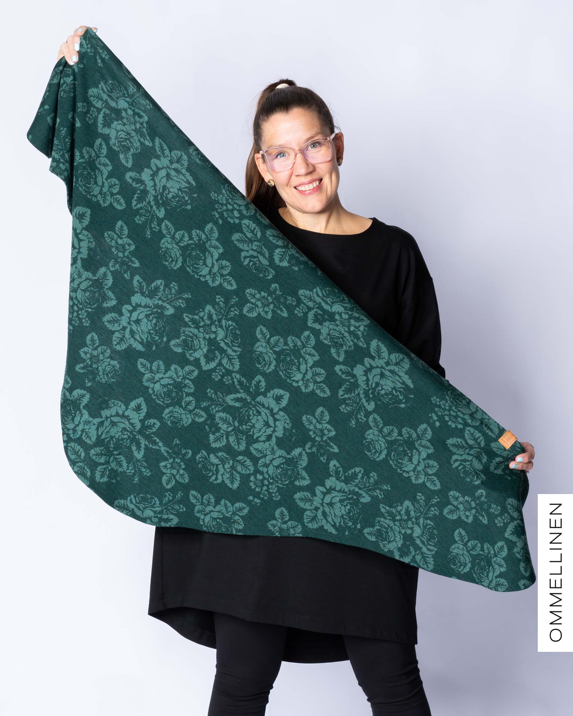 KOLMIO scarf, Babushka Roses - green/green