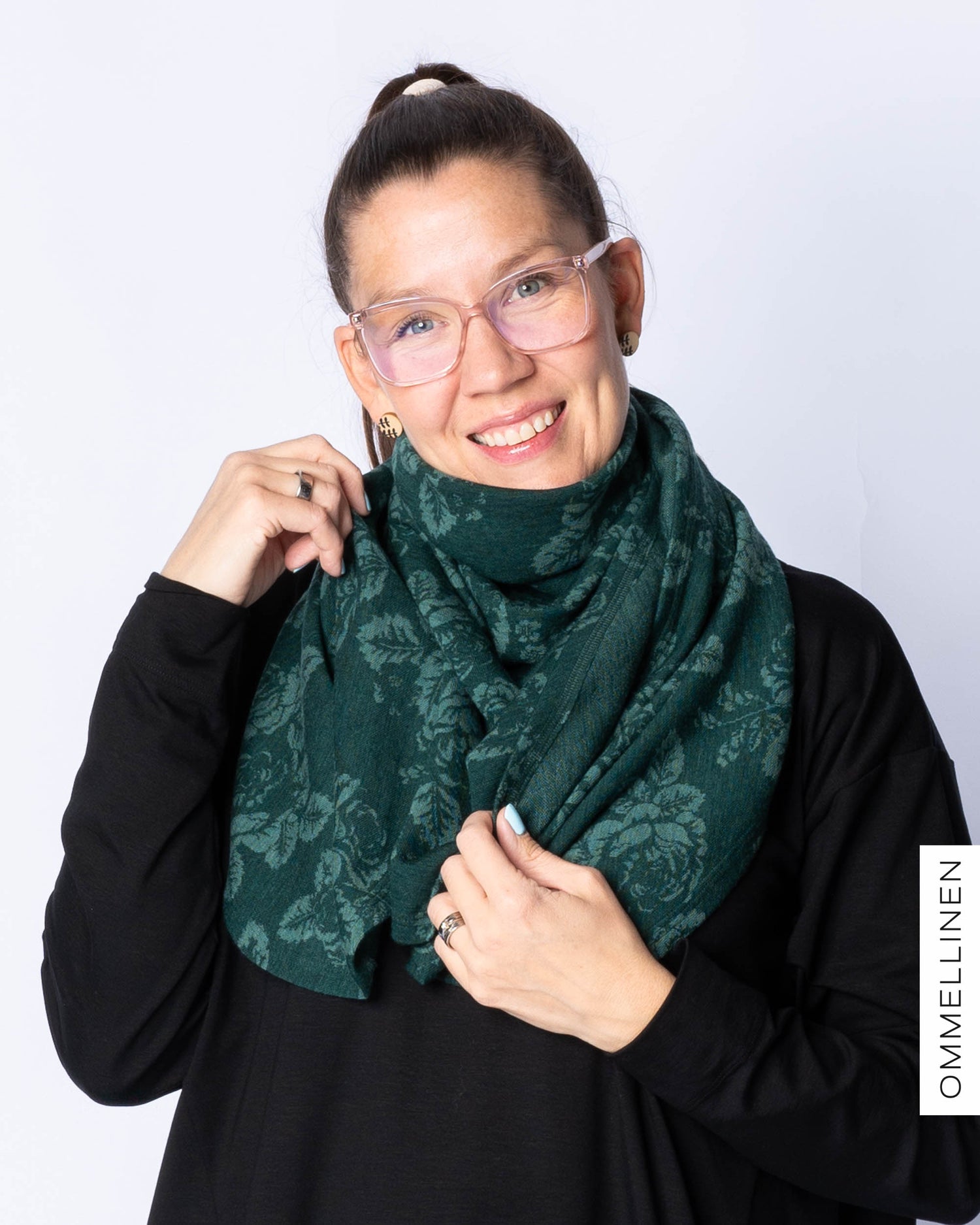 KOLMIO scarf, Babushka Roses - green/green