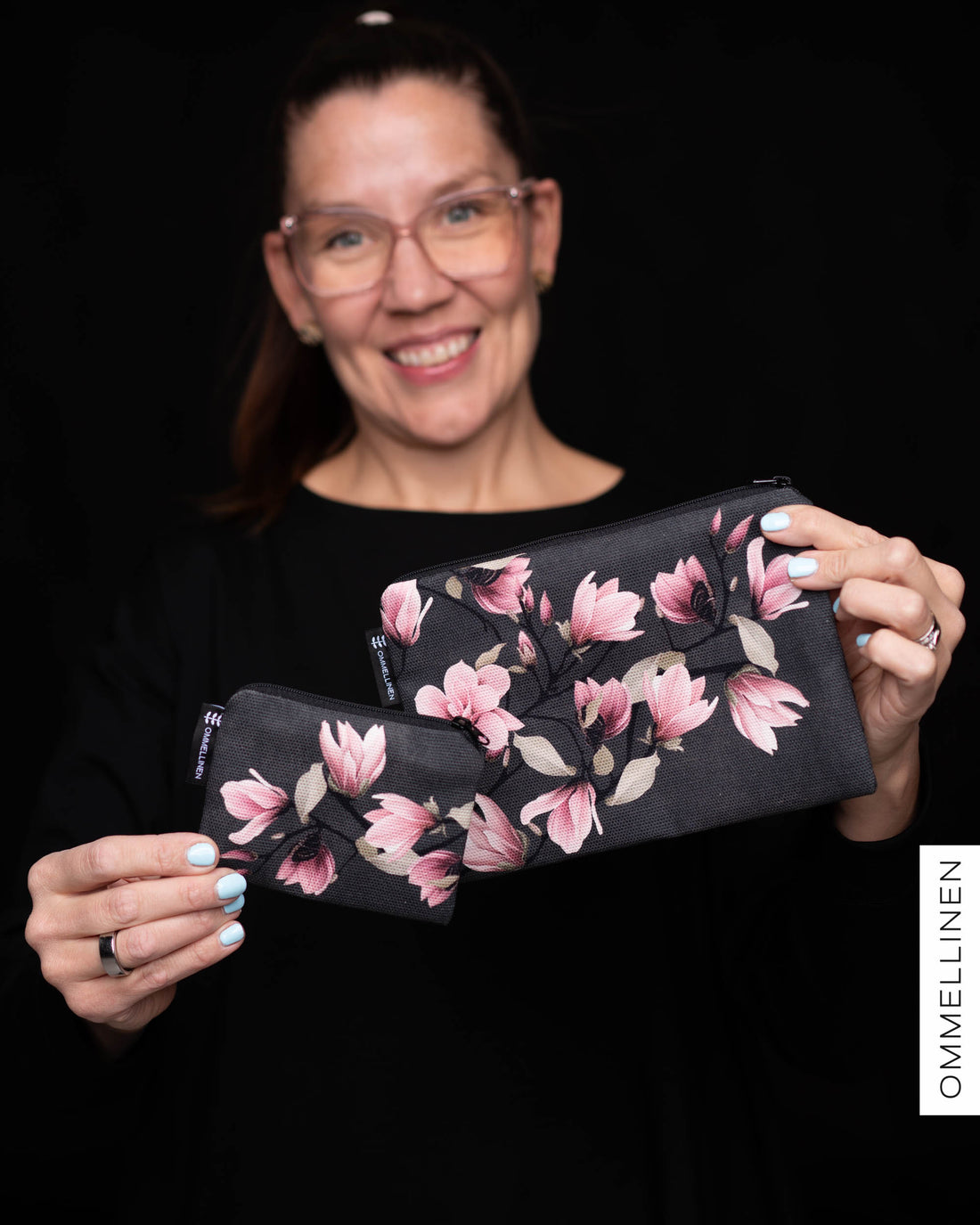 Makeup bag - small, Magnolian kuiskaus