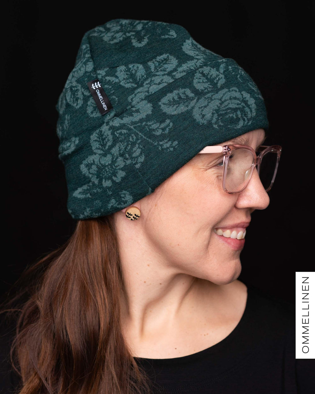 Merino wool hat, Babushka Roses - green/green