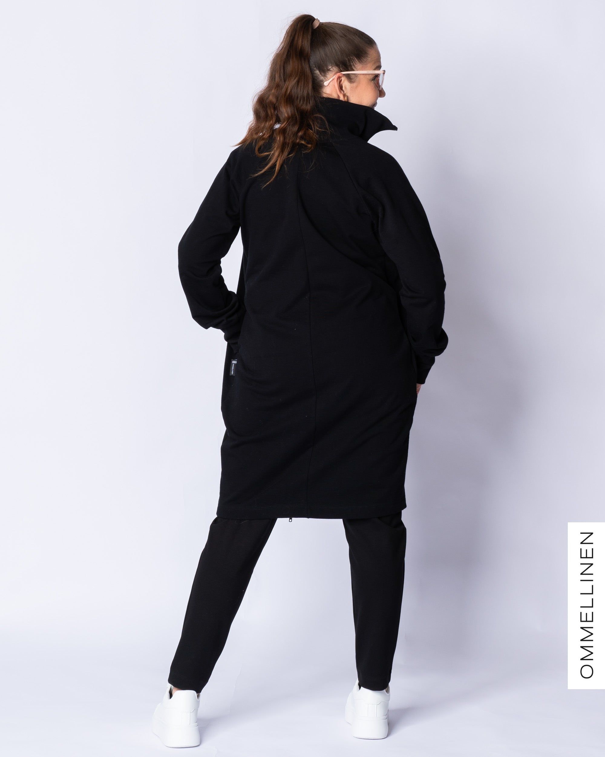 LOUHI jacket, black