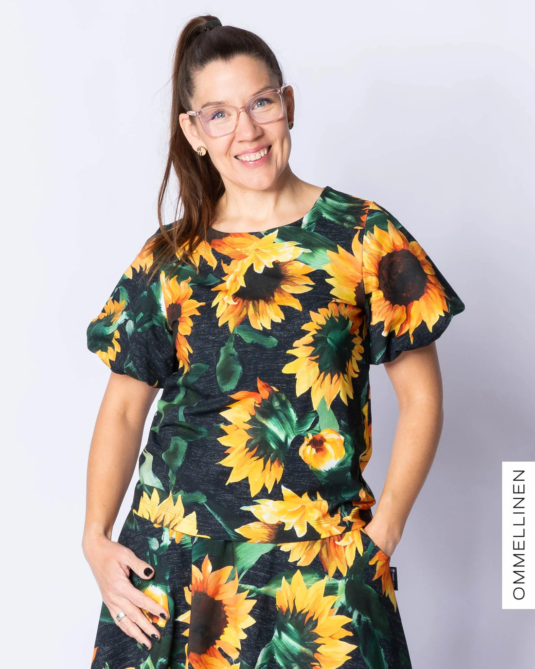 Puffipaita - lyhyt hiha, Auringonkukka - musta