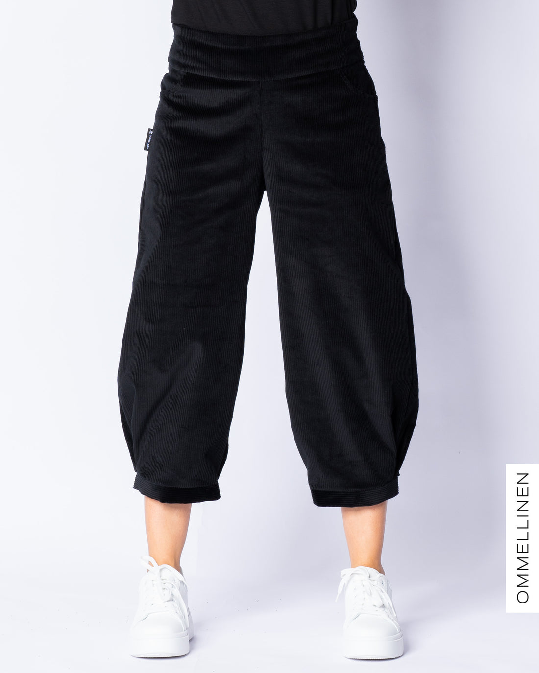 CORDUROY short pants, black