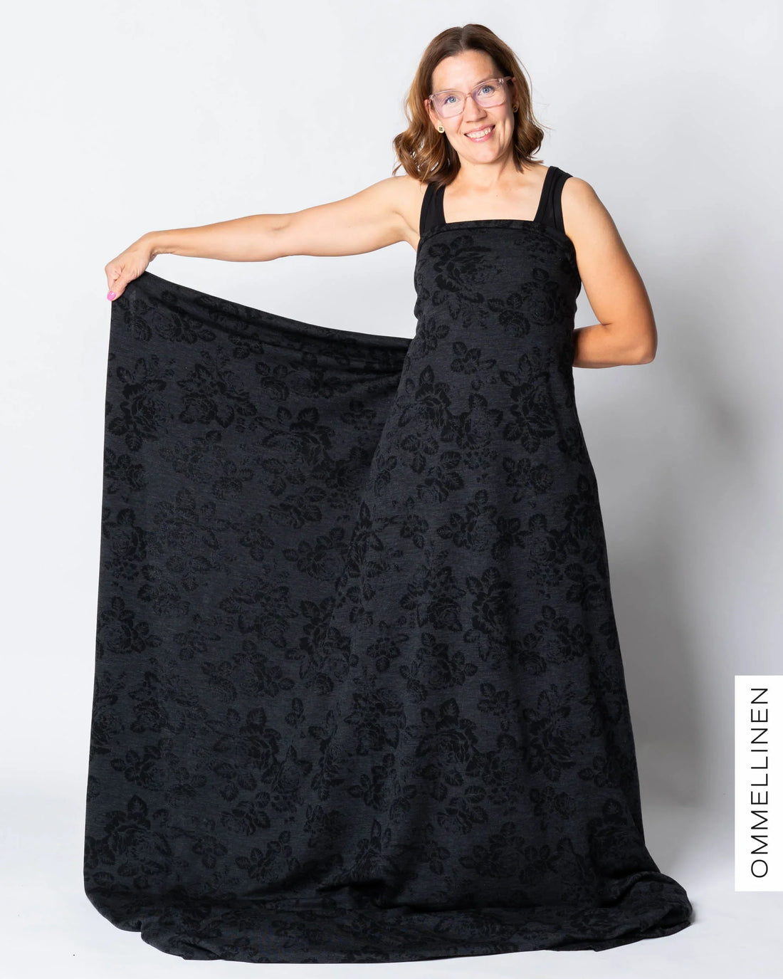 Merinovilla, Babushka Roses - harmaa/musta