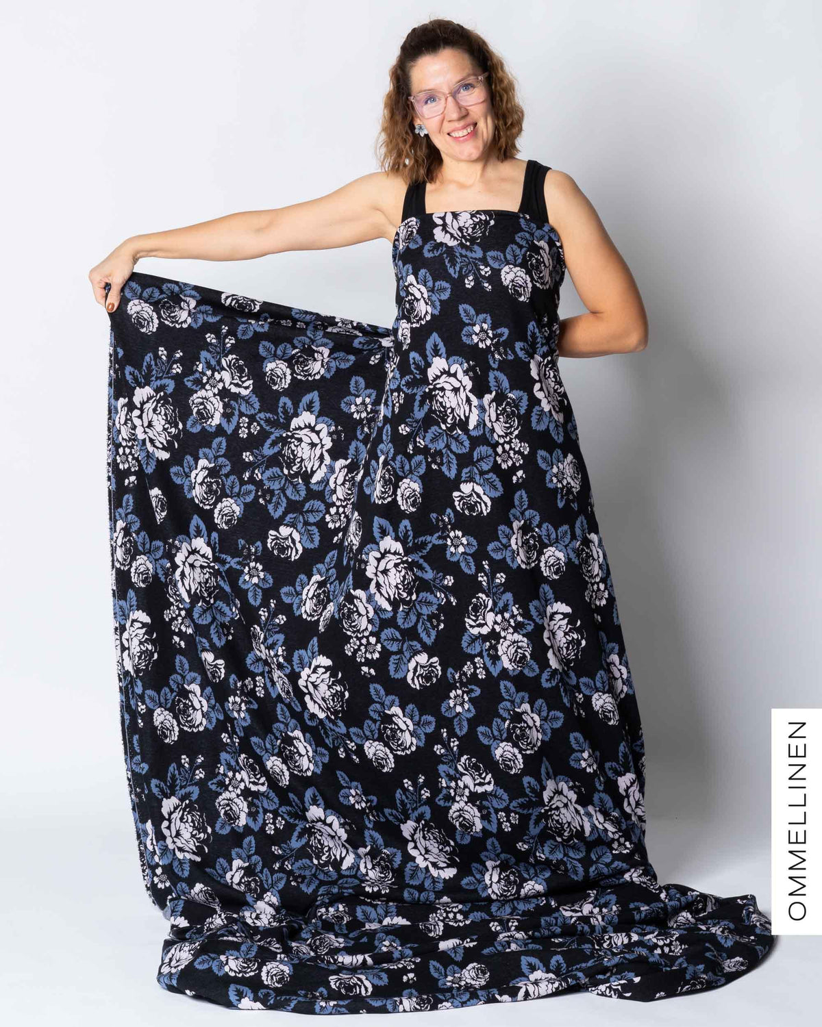 Organic cotton knit - PRE-CUT, Babushka Roses - black/blue
