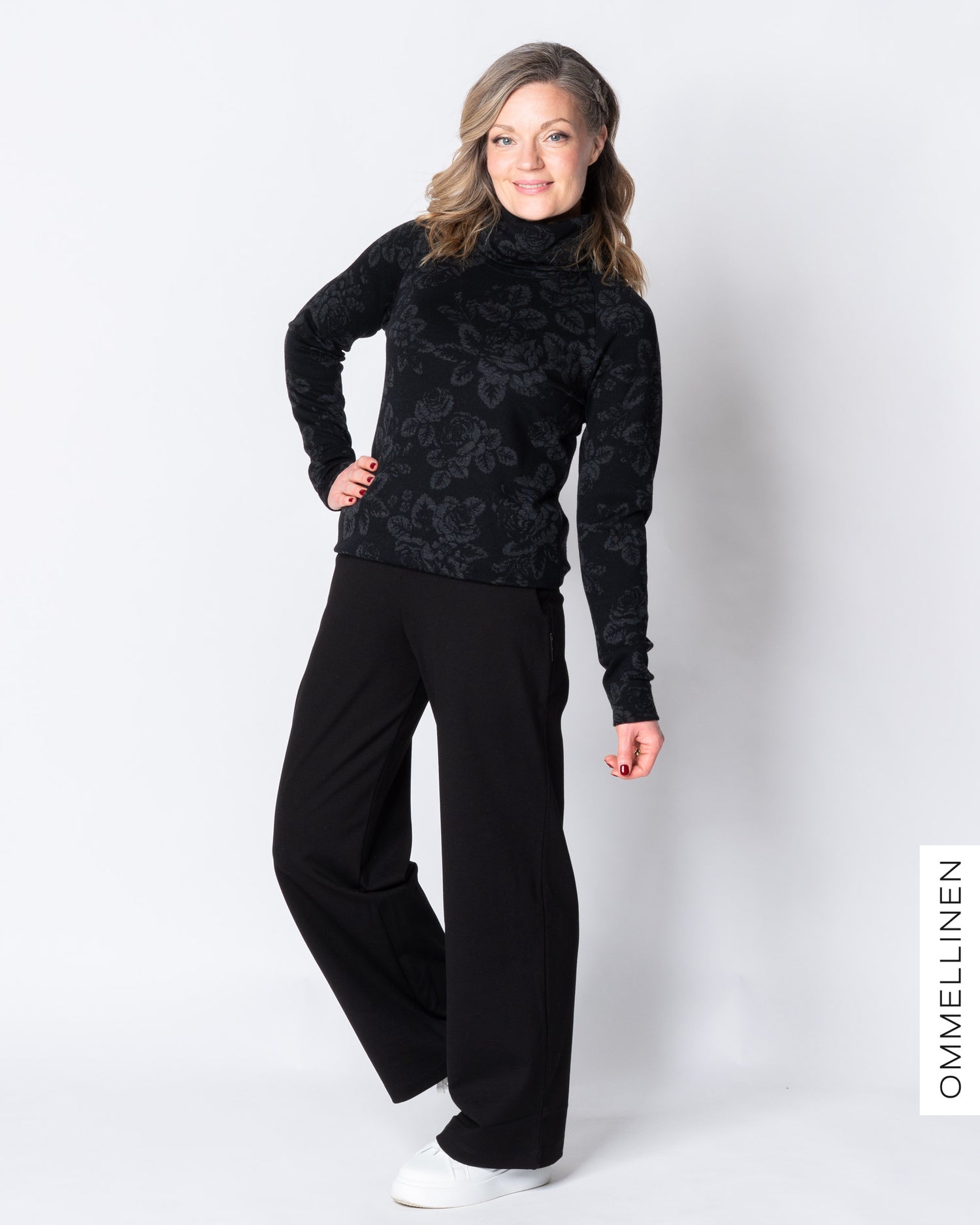 Merinopoolo, Babushka Roses - musta/harmaa