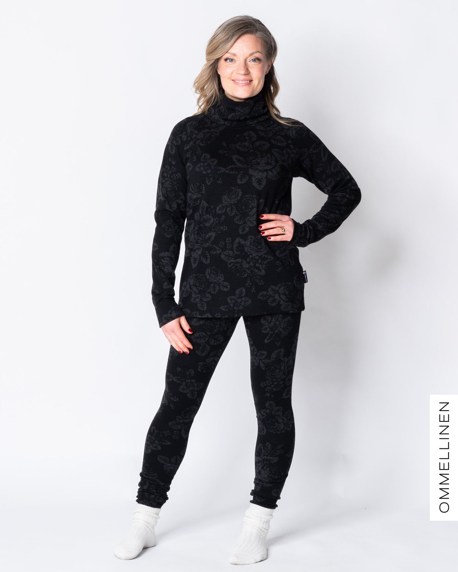 Merinoleggarit, Babushka Roses - musta/harmaa