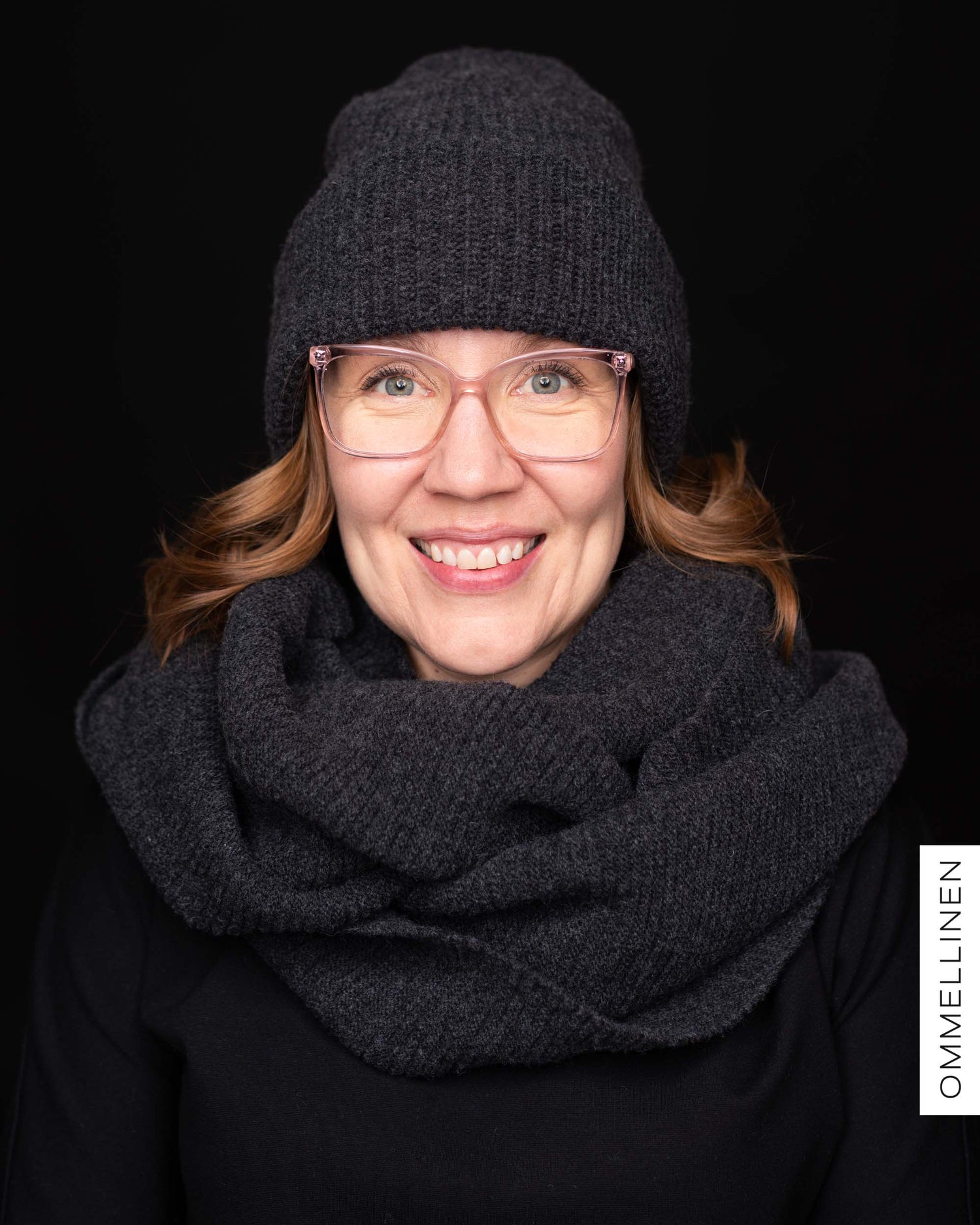 Maxituubi, tummanharmaa