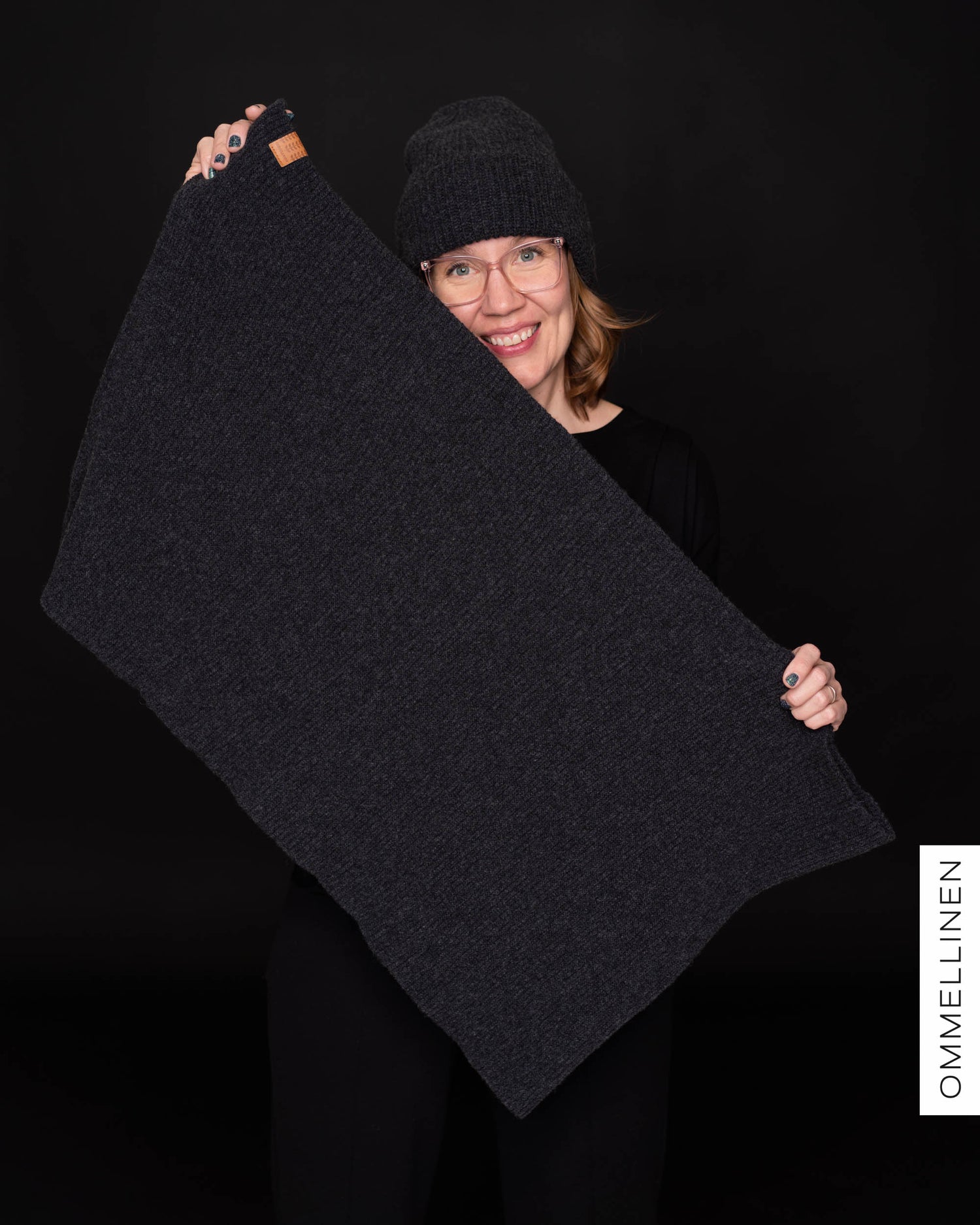 Maxituubi, tummanharmaa