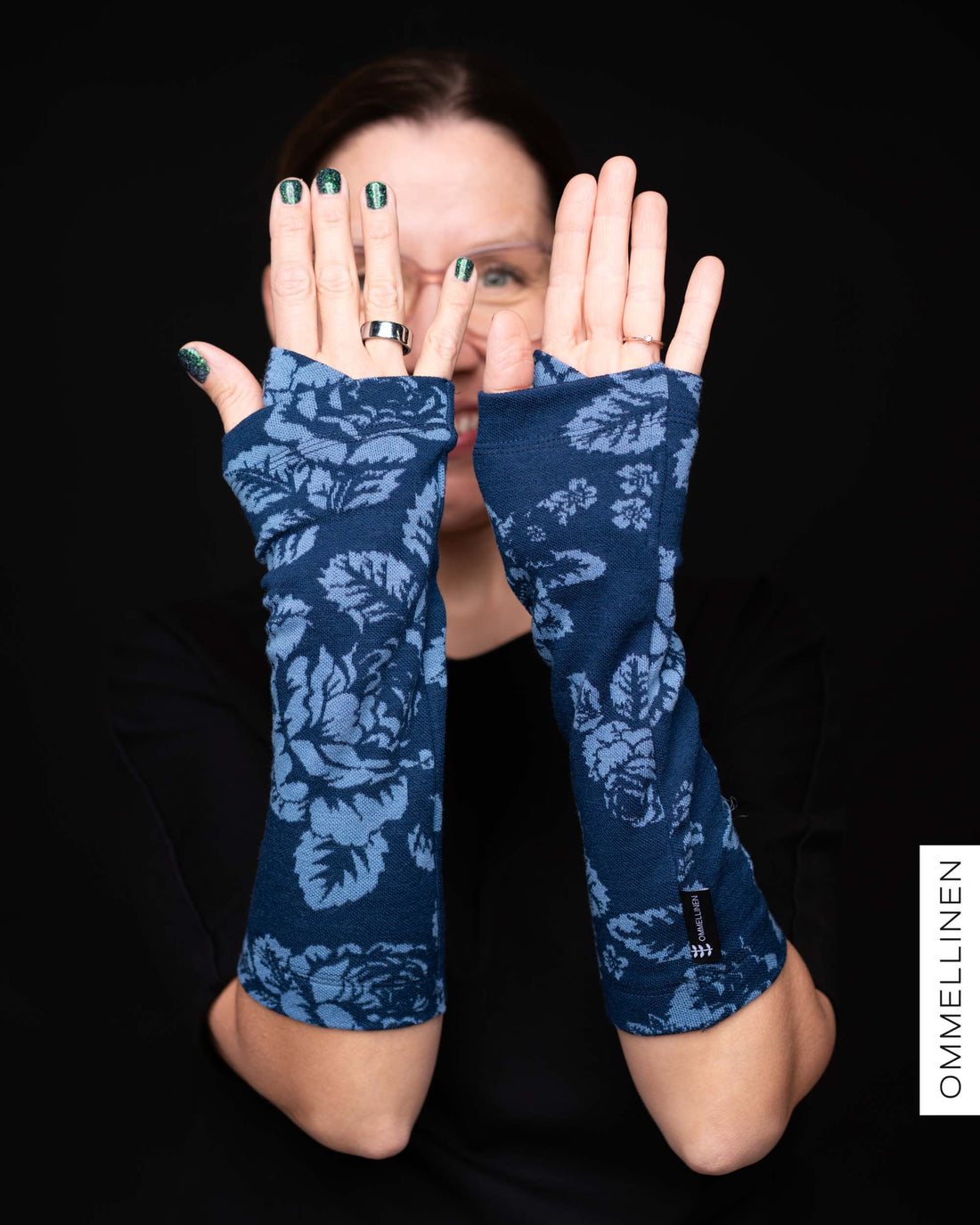 HALF gloves merino wool, Babushka Roses - blue