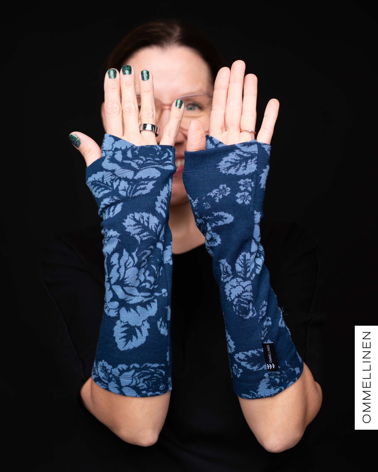 HALF gloves merino wool, Babushka Roses - blue