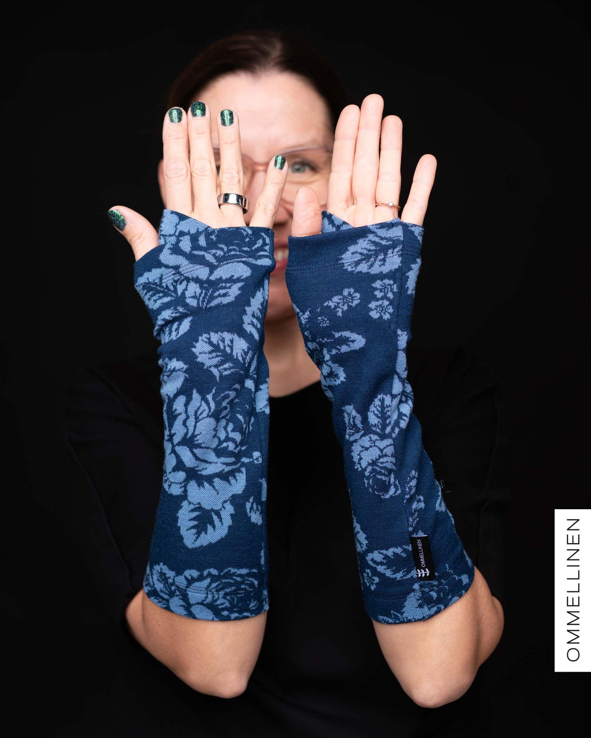 HALF gloves merino wool, Babushka Roses - blue