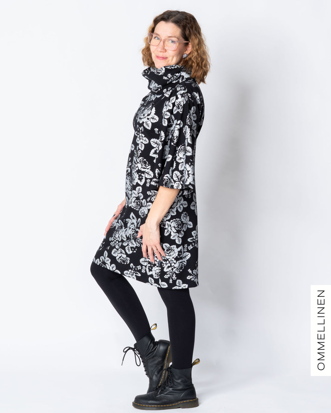 Hulmutunika, Babushka Roses - hopea