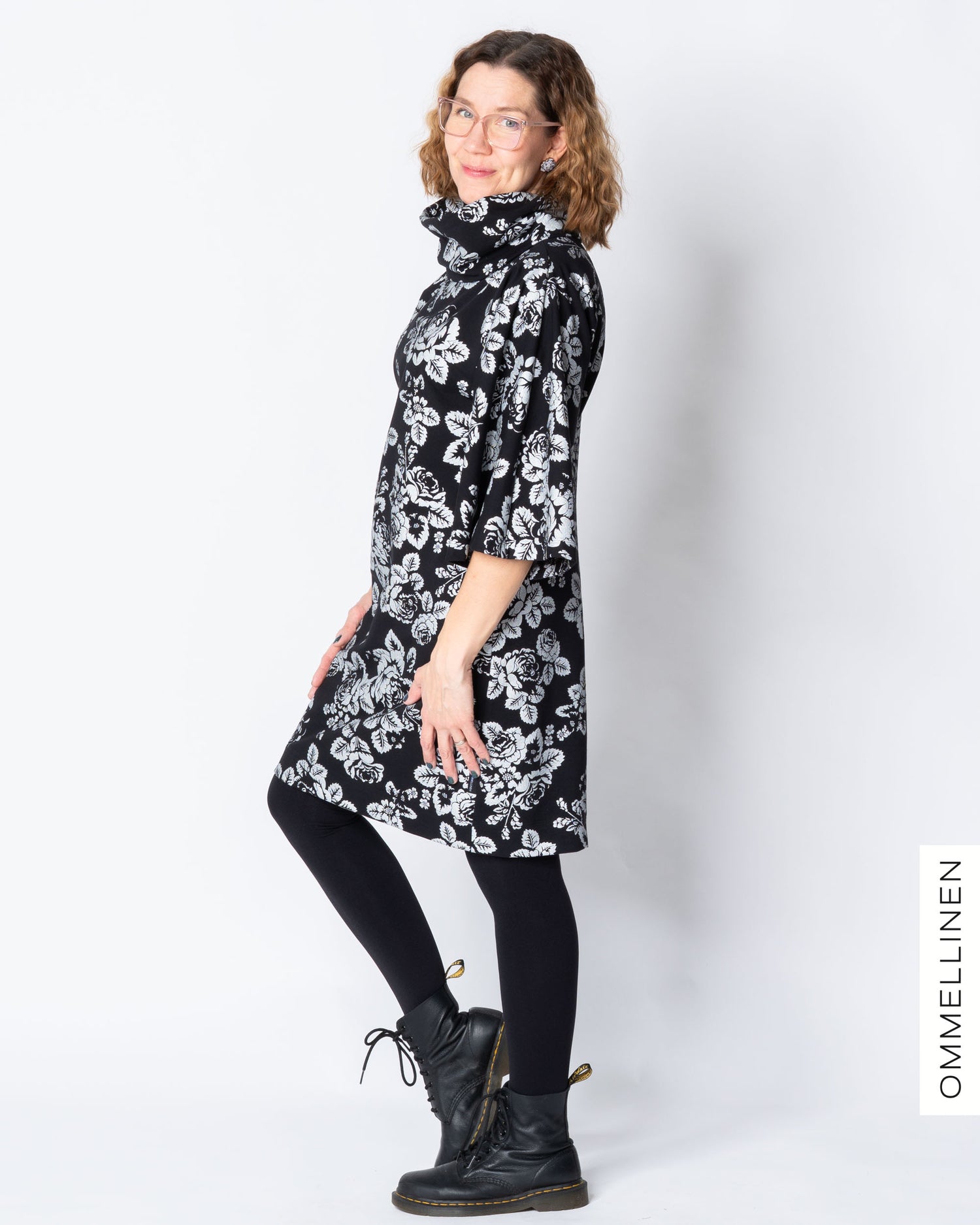 Hulmutunika, Babushka Roses - hopea