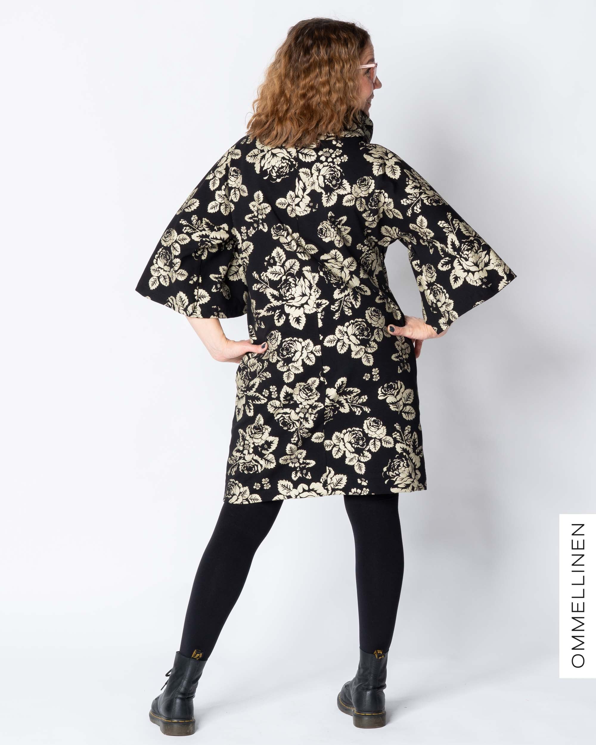 Hulmutunika, Babushka Roses - kultashampanja