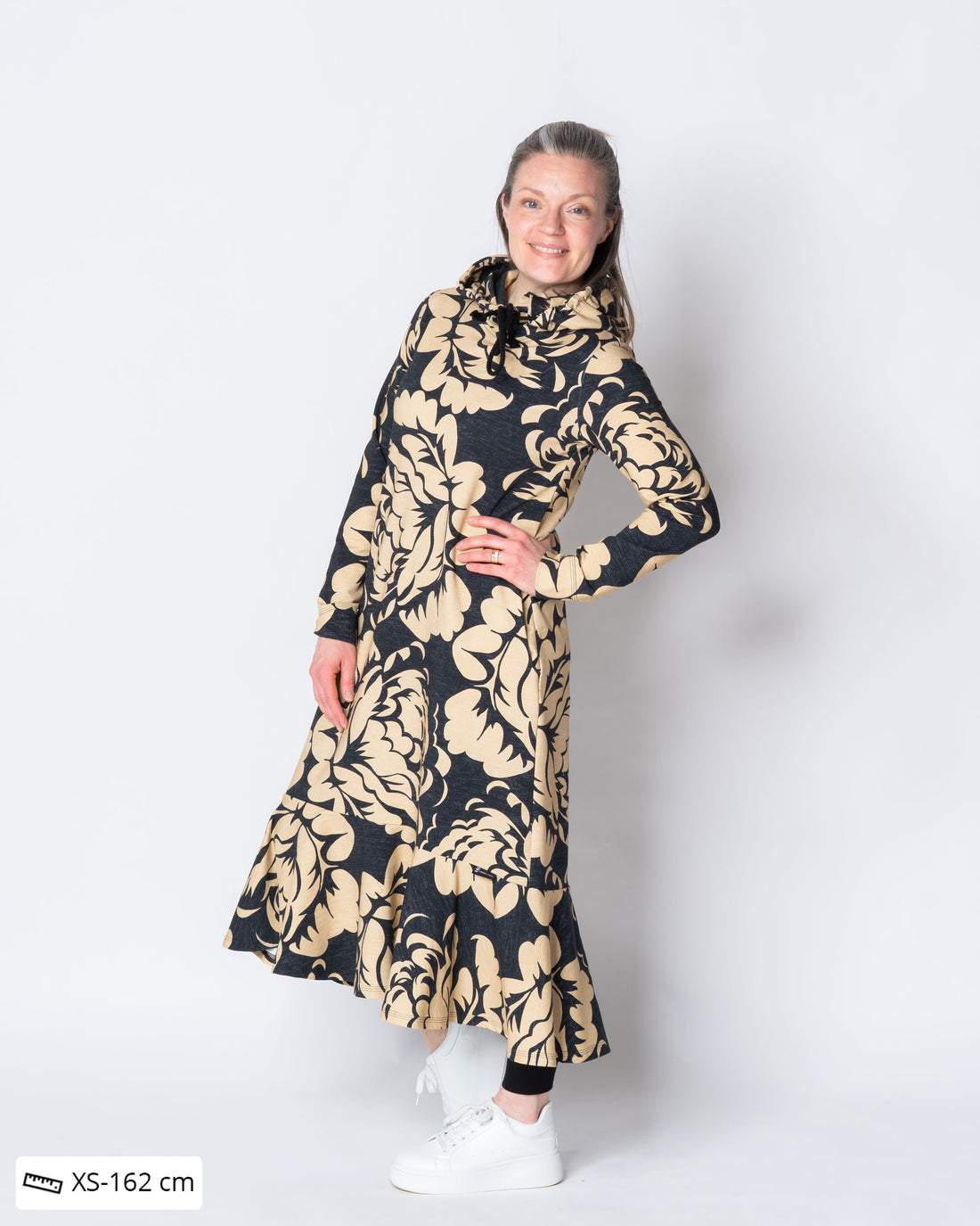 Hulmuhuppari, Babushka Roses Jätti - musta/hiekka