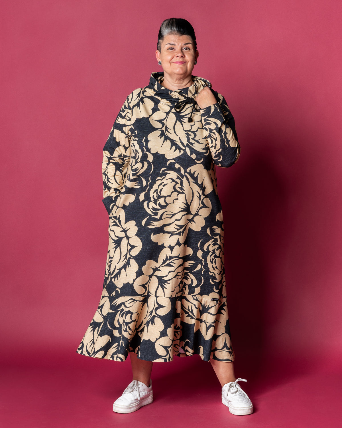 Hulmuhuppari, Babushka Roses Jätti - musta/hiekka