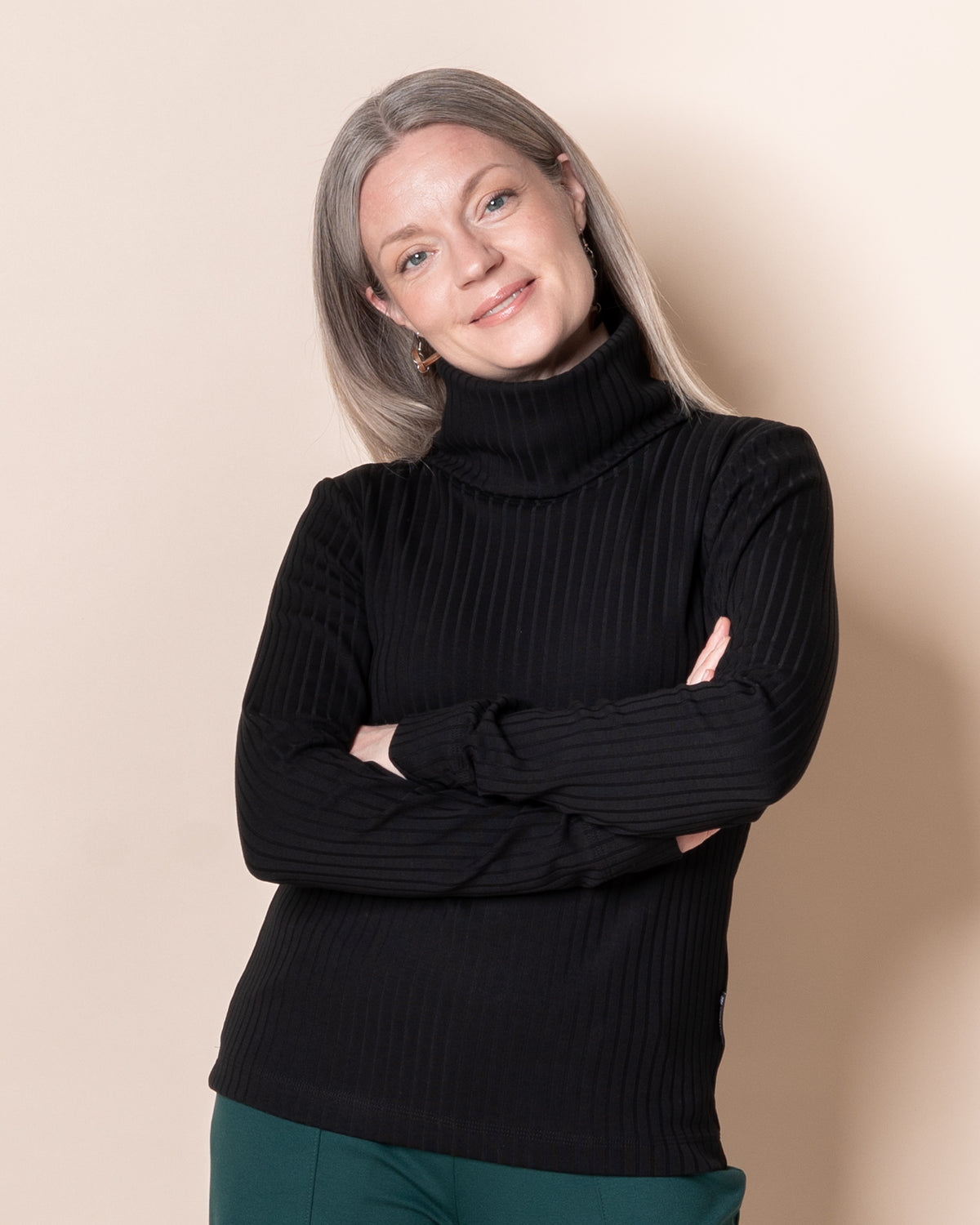 Ribbipoolo, musta